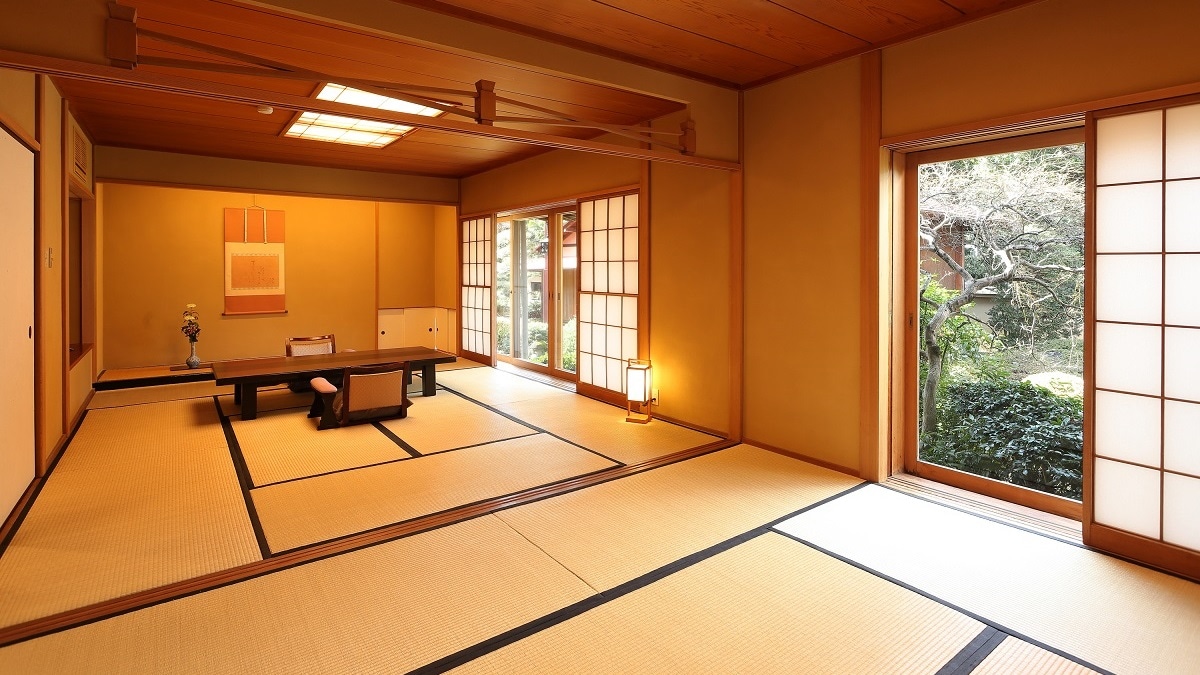 Guest room with open-air bath: Yugiri