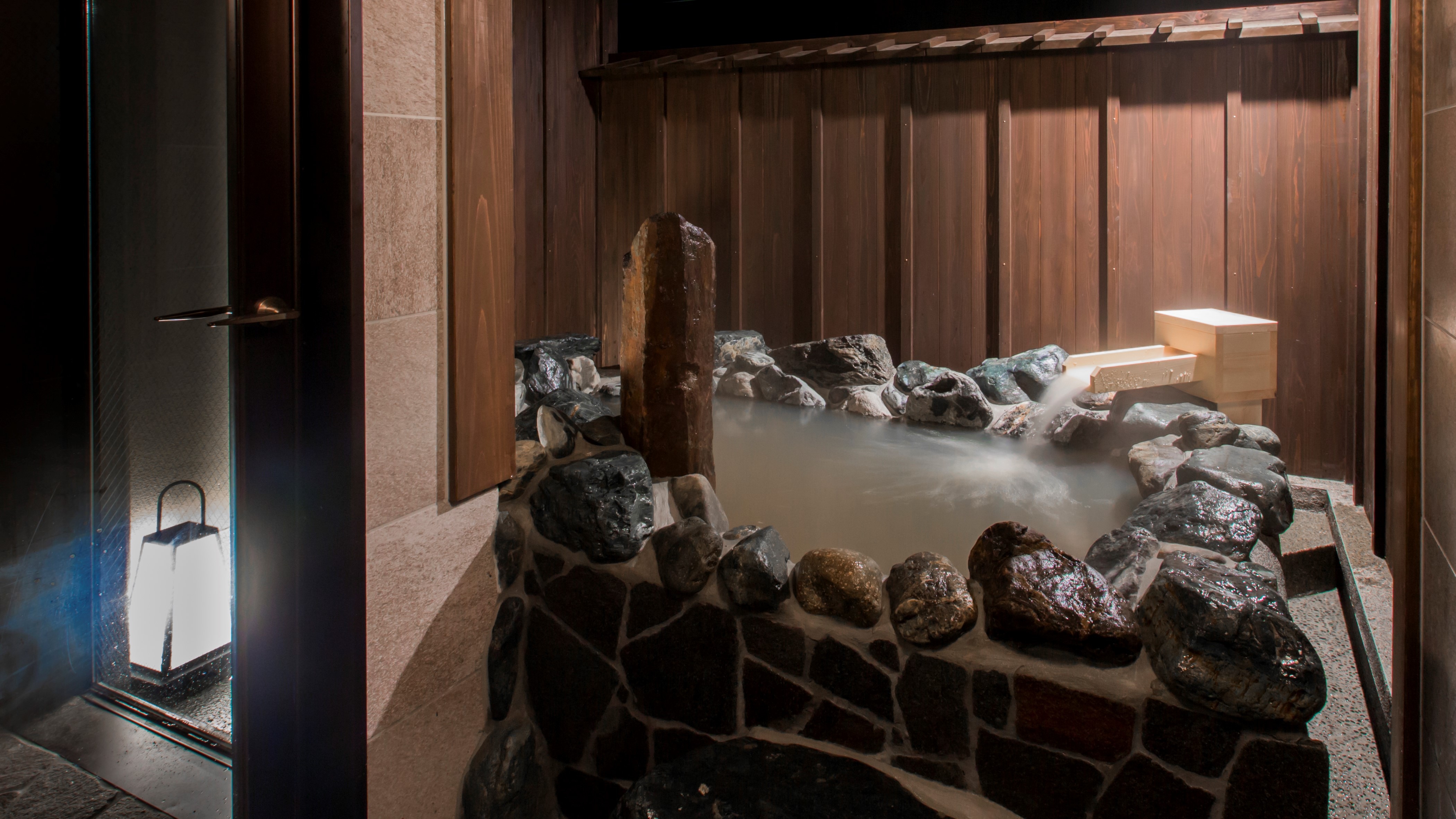 [Chartered bath-Iwanoyu-]