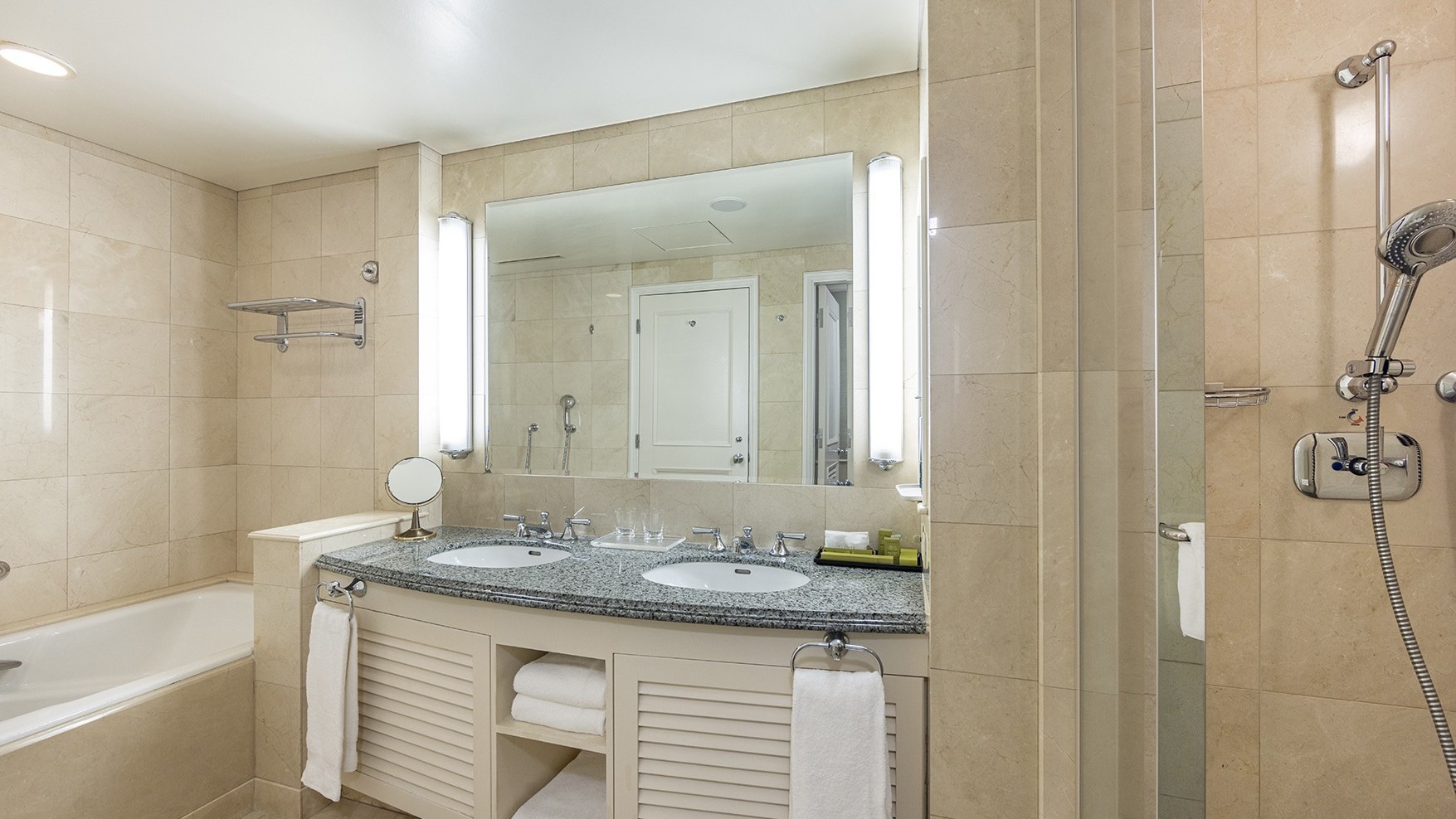 One bedroom suite twin bathroom