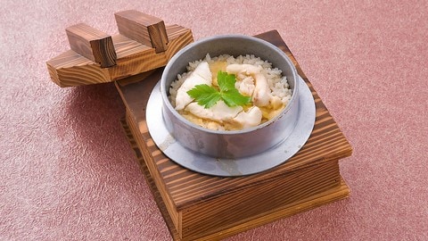 【레스토랑 호쿠토 에키마에점에서 제공】에히메의 향토 요리! 도미솥밥! !