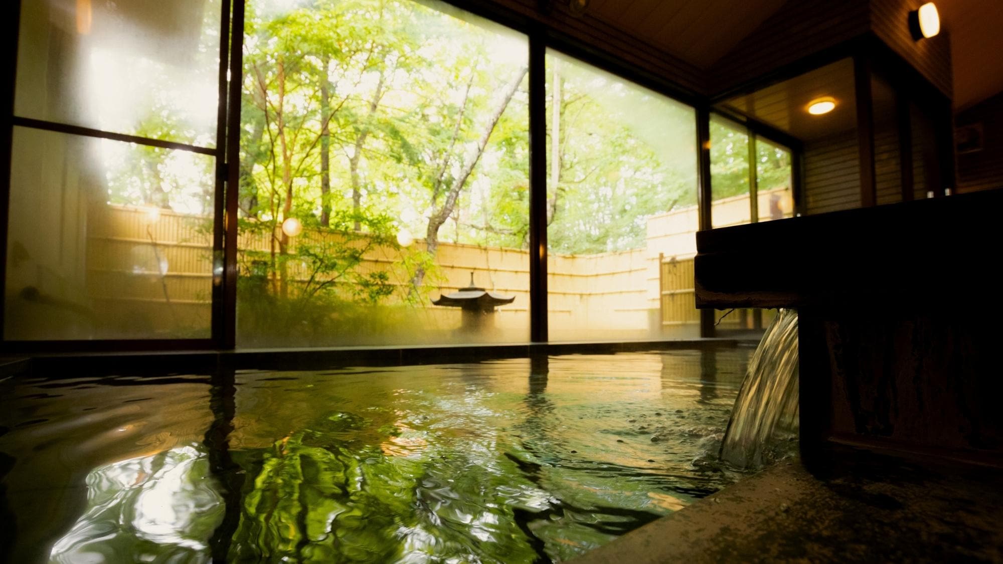 Bath/Refresh your body and mind in the large public bath.