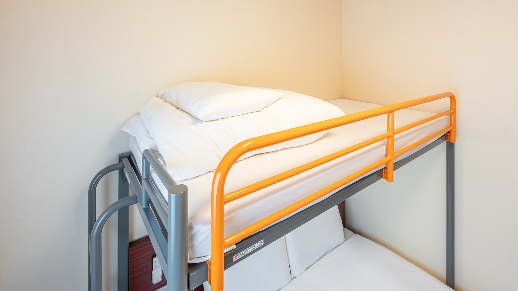 [Double room + loft bed] Image of loft use