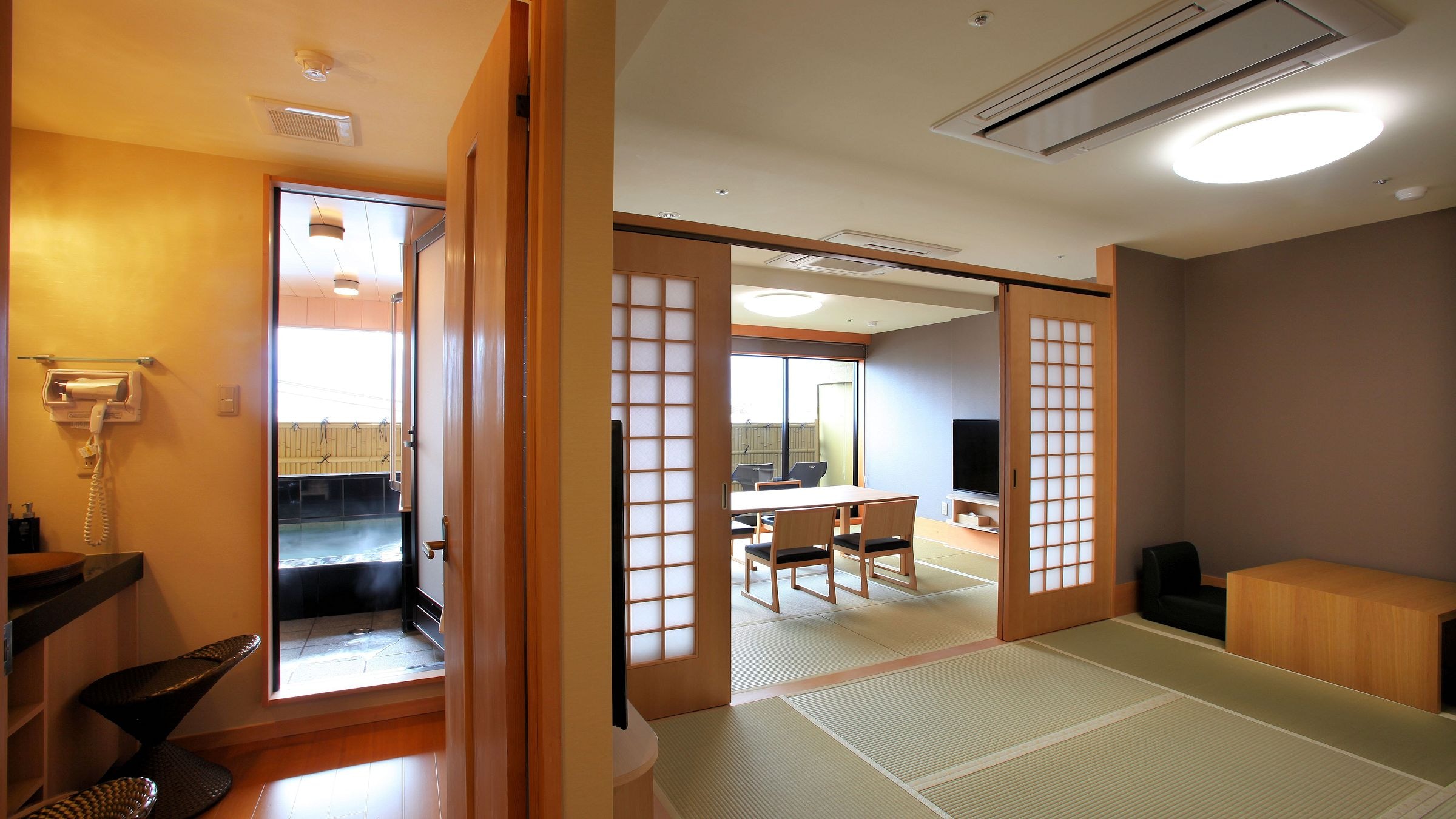Guest room with open-air bath ≪Shogakuden≫ Japanese-style room (10 tatami mats + 7 tatami mats)