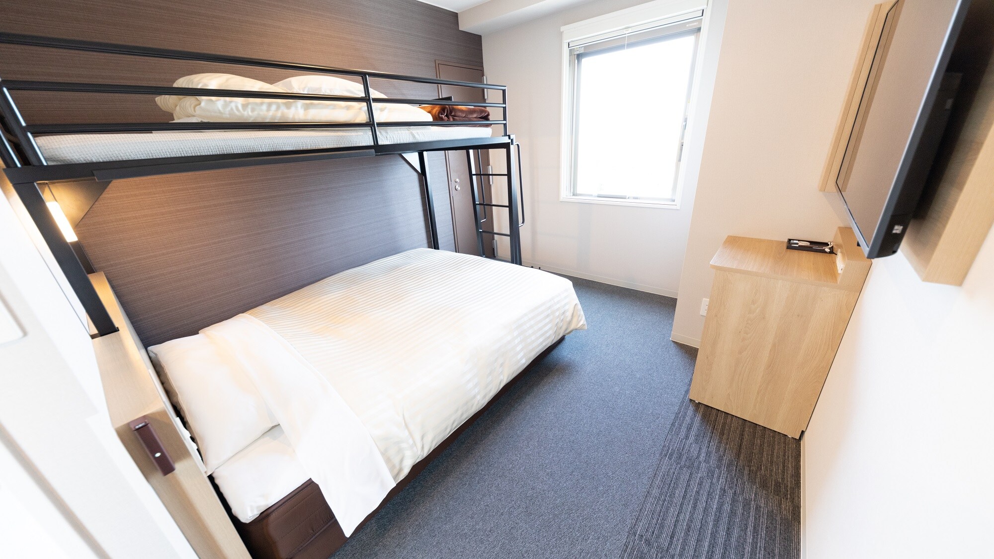 Double bed and loft bed