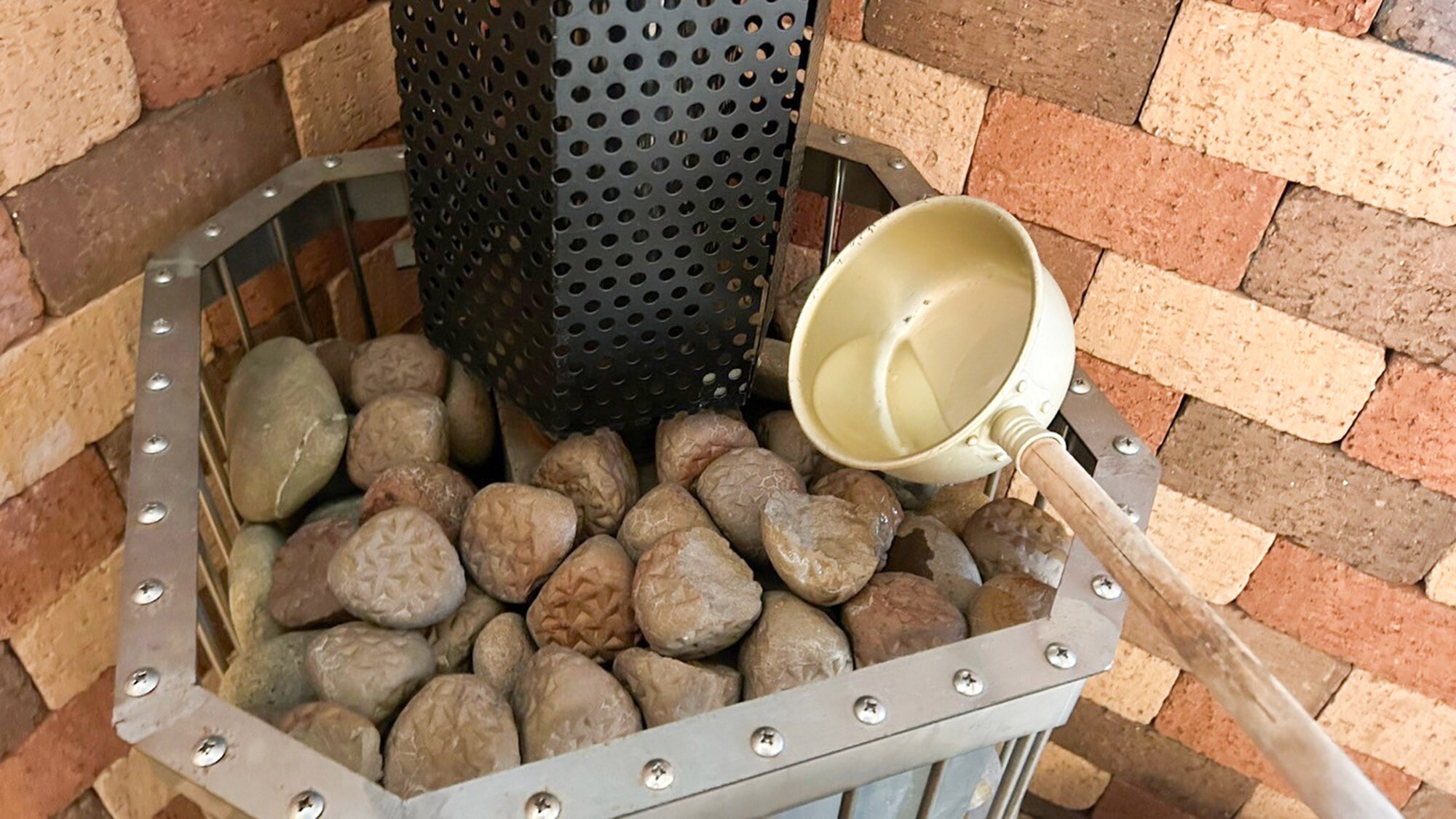 ・[三溫暖] 自備百葉窗是三溫暖愛好者的一大樂事。