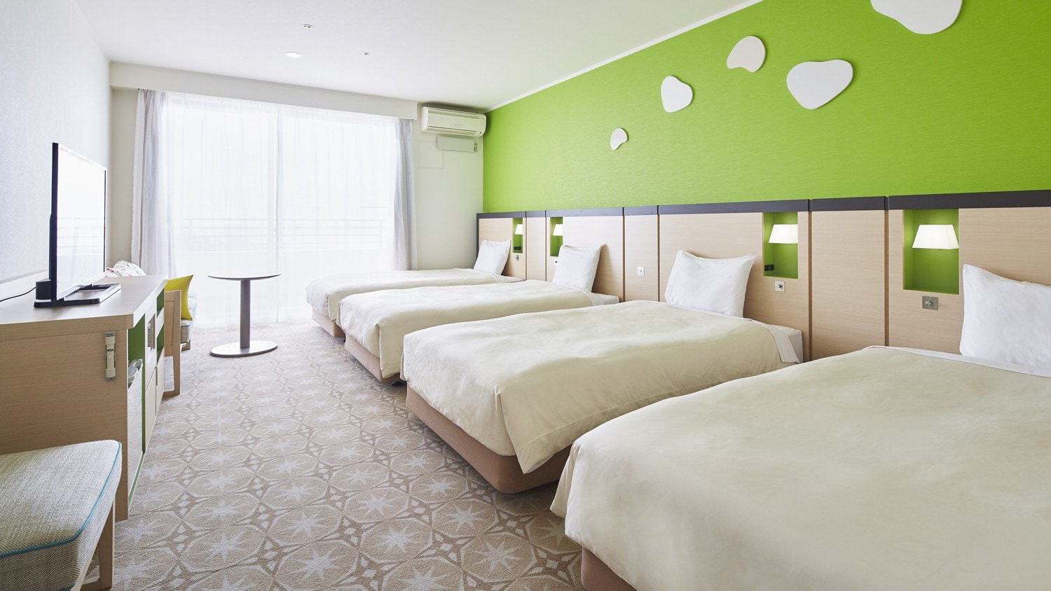 阳台四楼(禁止吸烟)