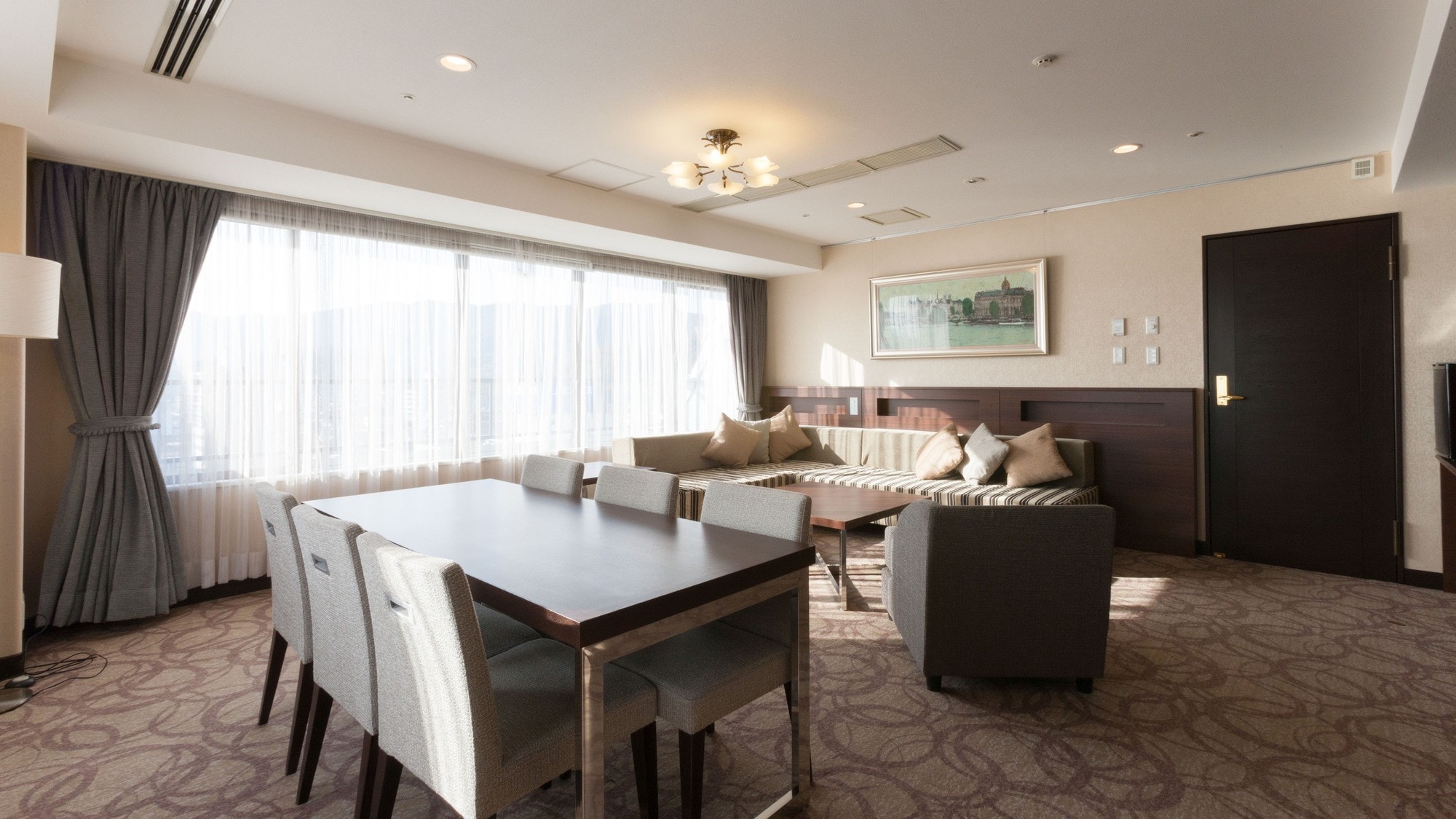 프리미어 킹 스위트룸 (거실)