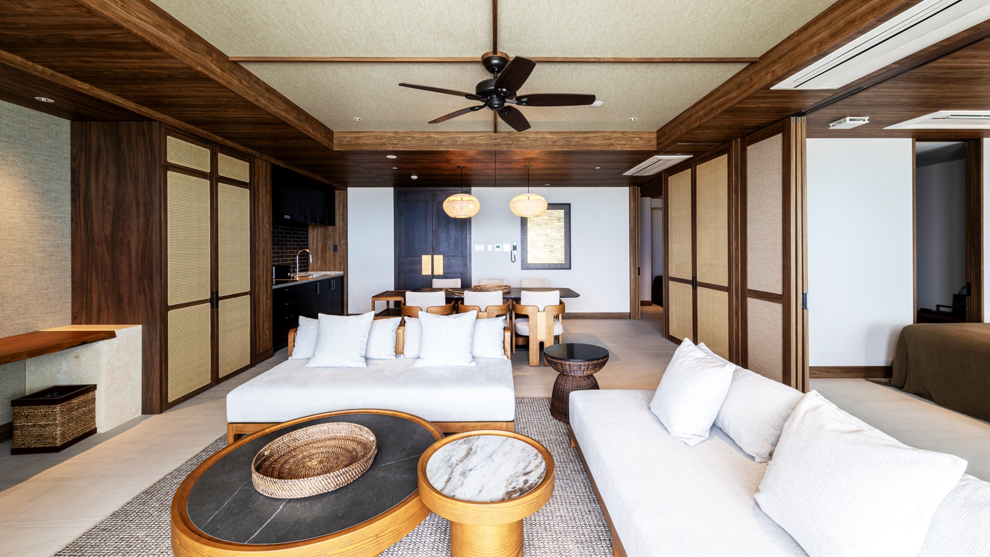 Corner Deluxe Suite