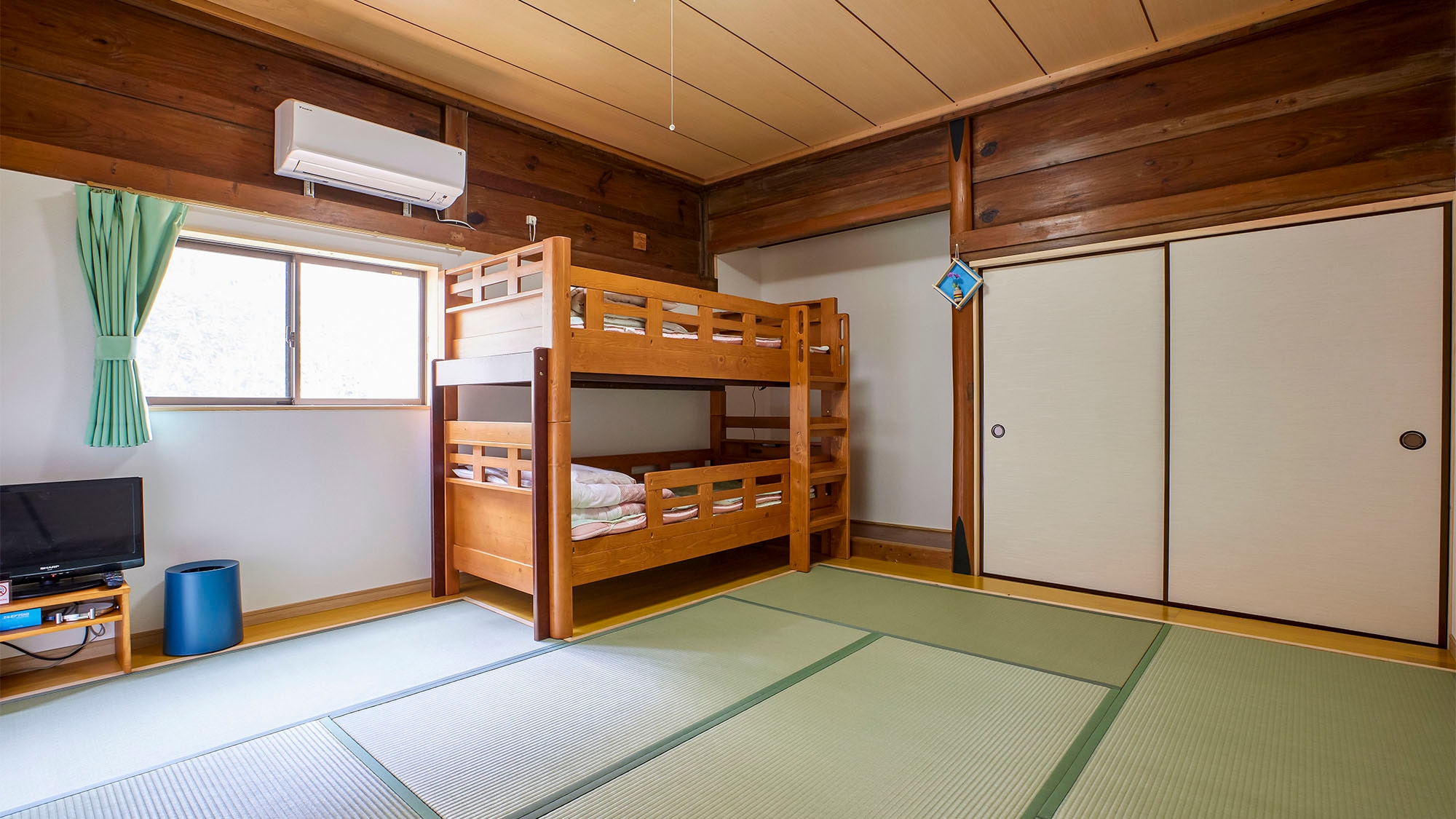 ・[Guest room example] A spacious room with bunk beds