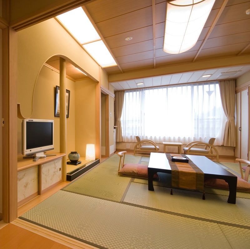 [Main building] Japanese and Western room with open-air bath on the 4th floor