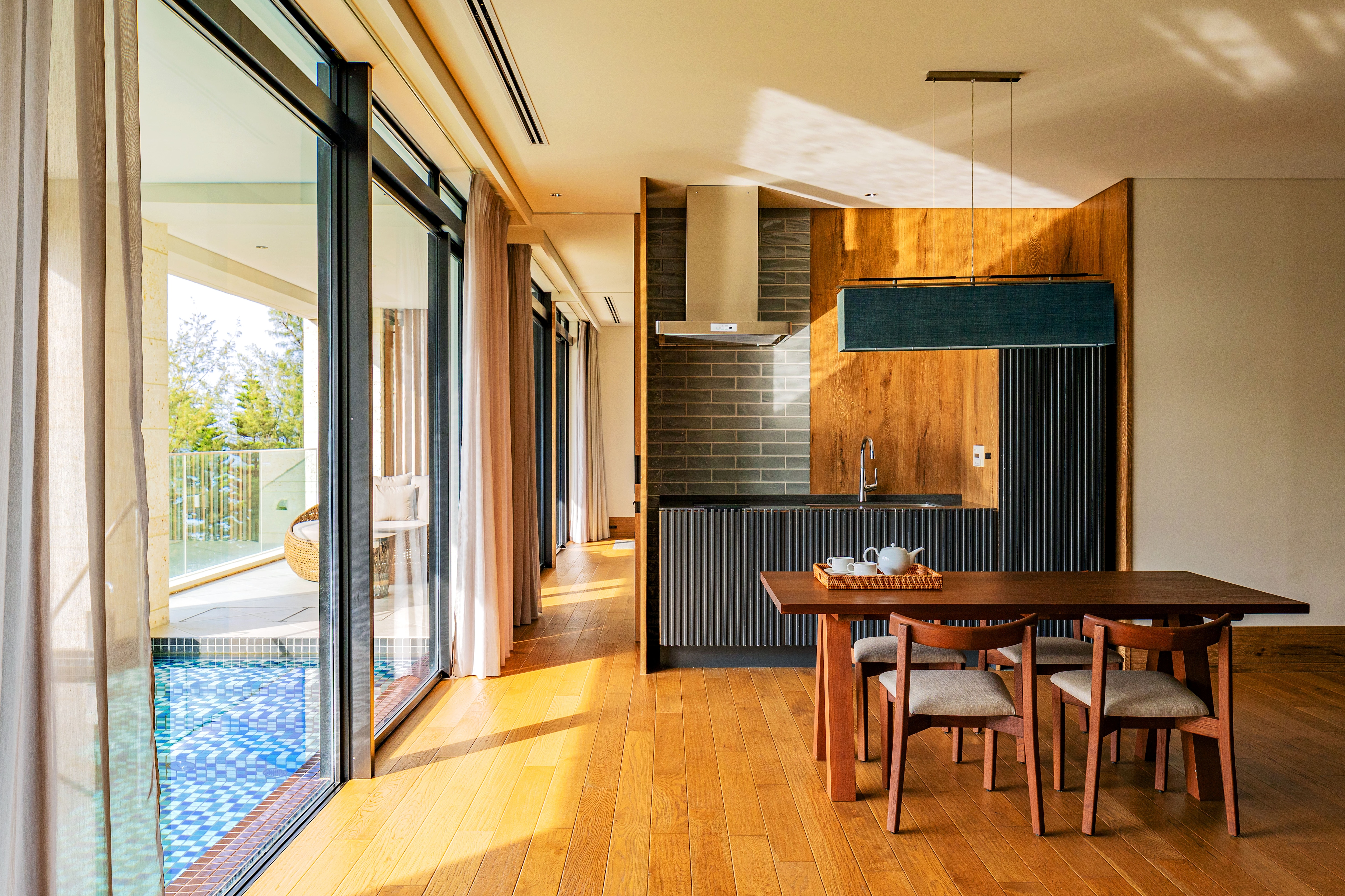 [พร้อมสระว่ายน้ำ] Executive Suite Twin 86 ตารางเมตร