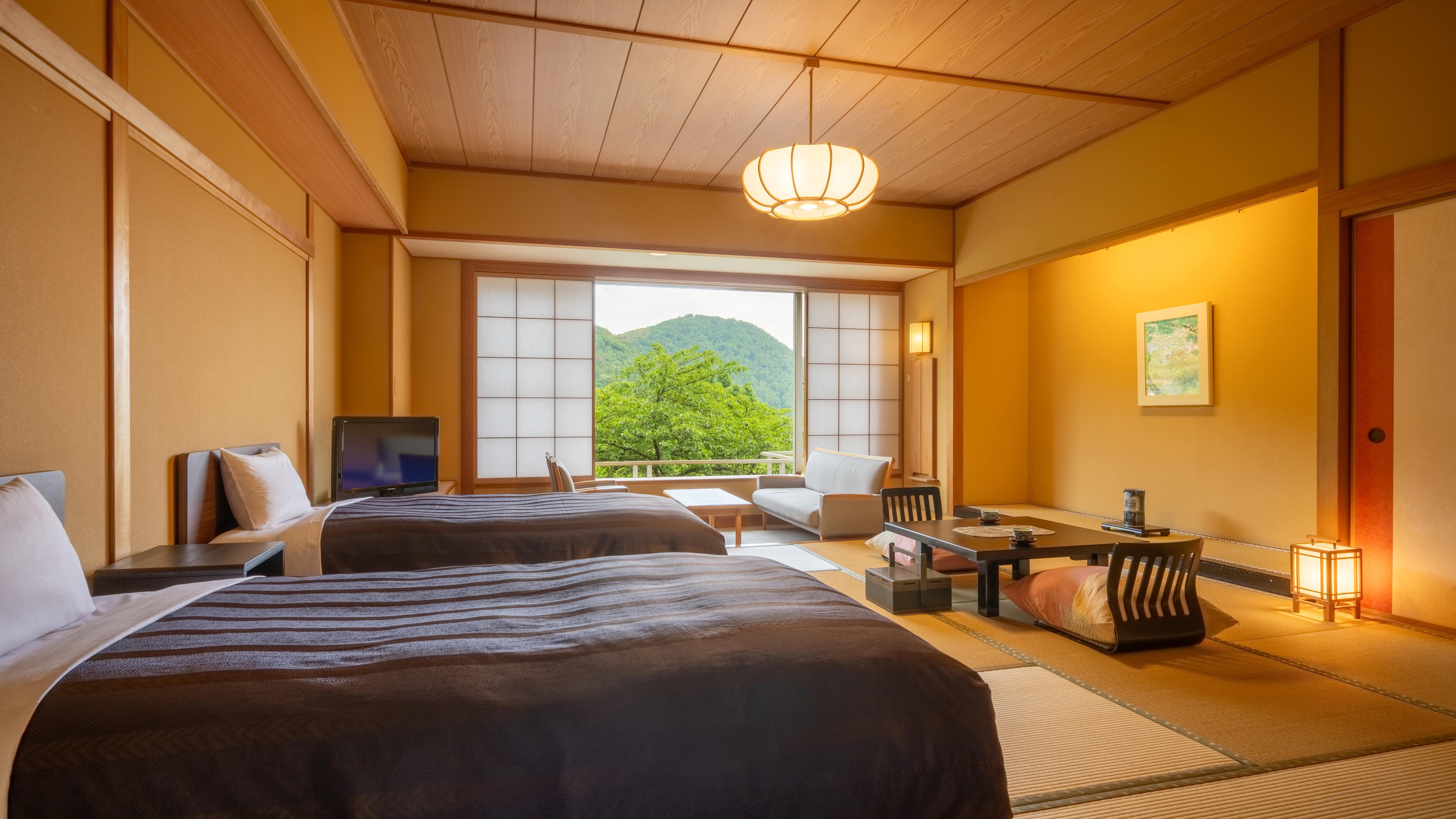 【日式臥室 12.5張榻榻米 | 凌雲閣】 配有1張半雙人床的日式房間。