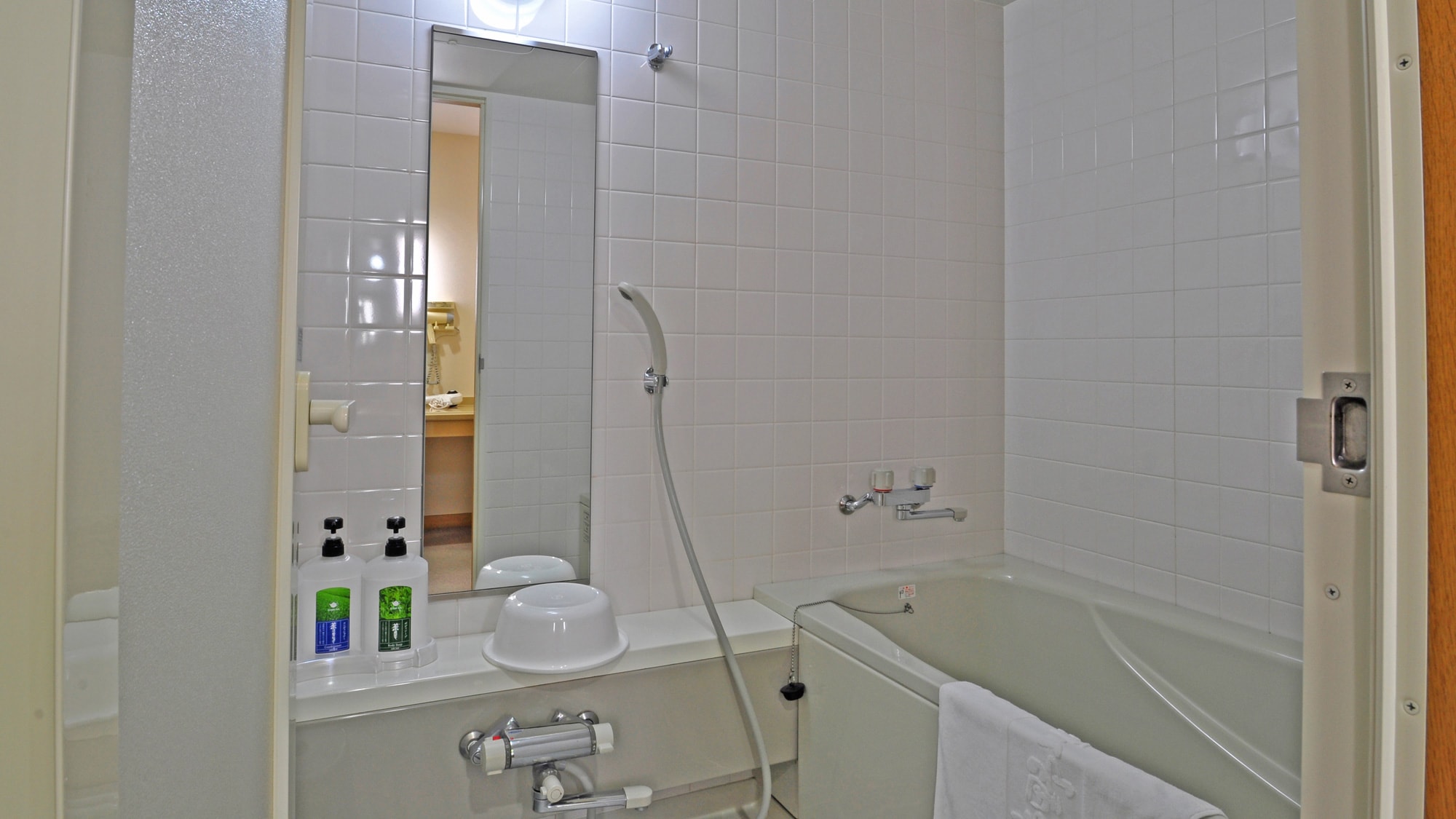 [Guest Room] Suite room: Unit bath also available