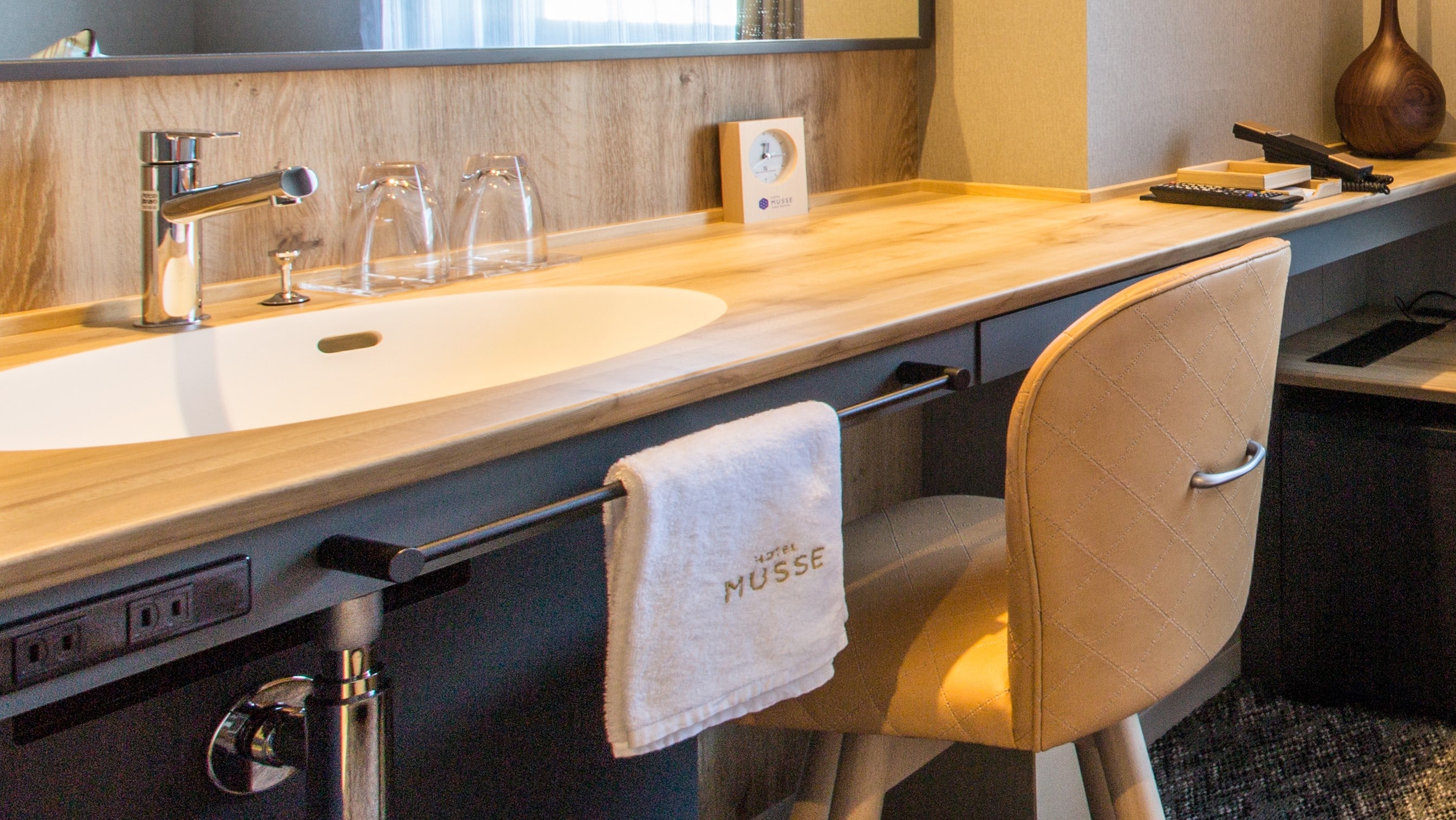 Moderate small double washbasin (installed in the room)