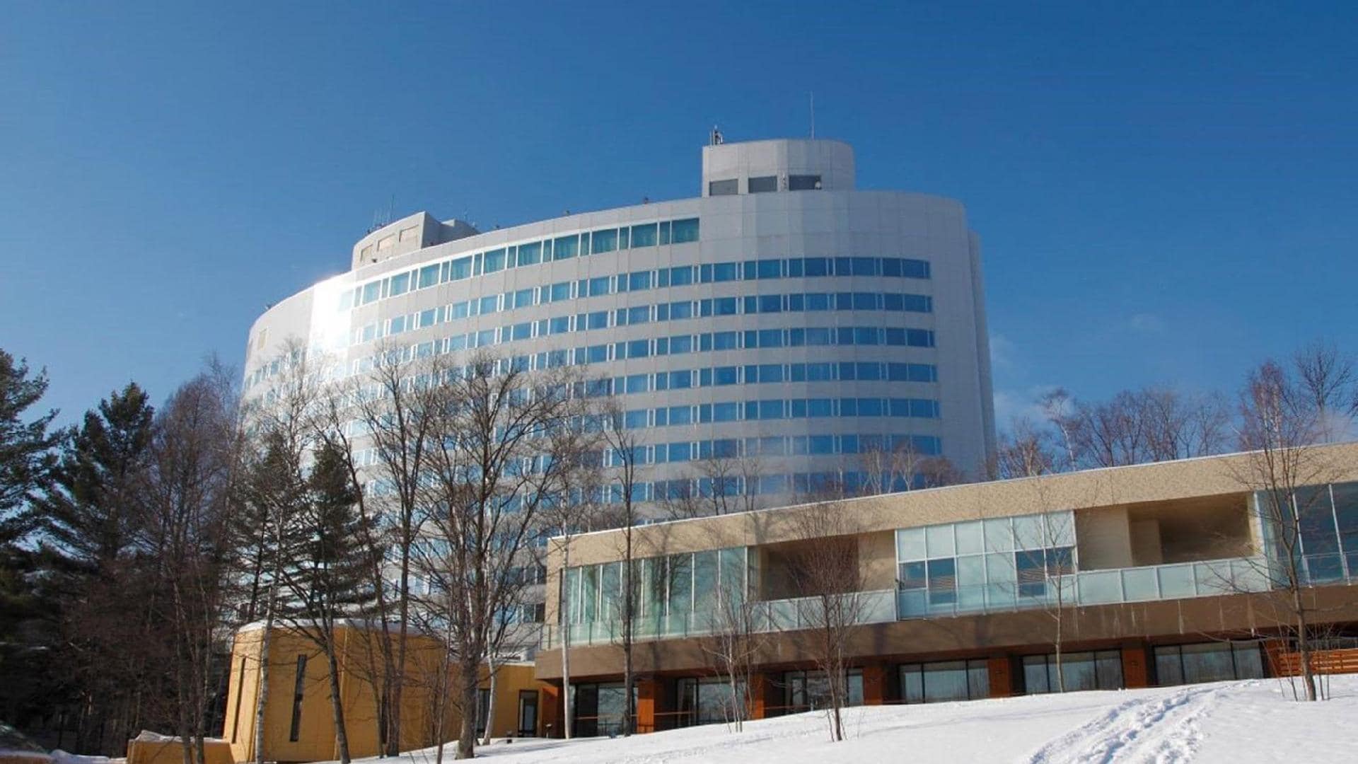 [Hotel exterior] You can access Furano Ski Resort directly from the hotel!
