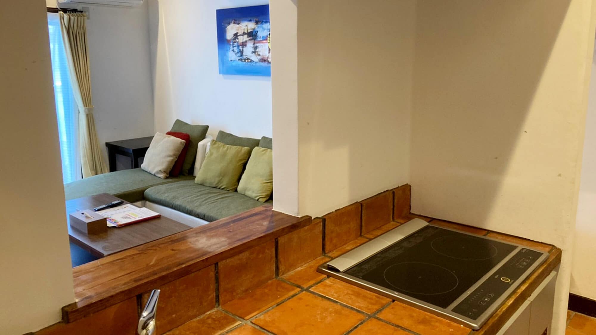 [1F Poolside Twin & Kitchen]