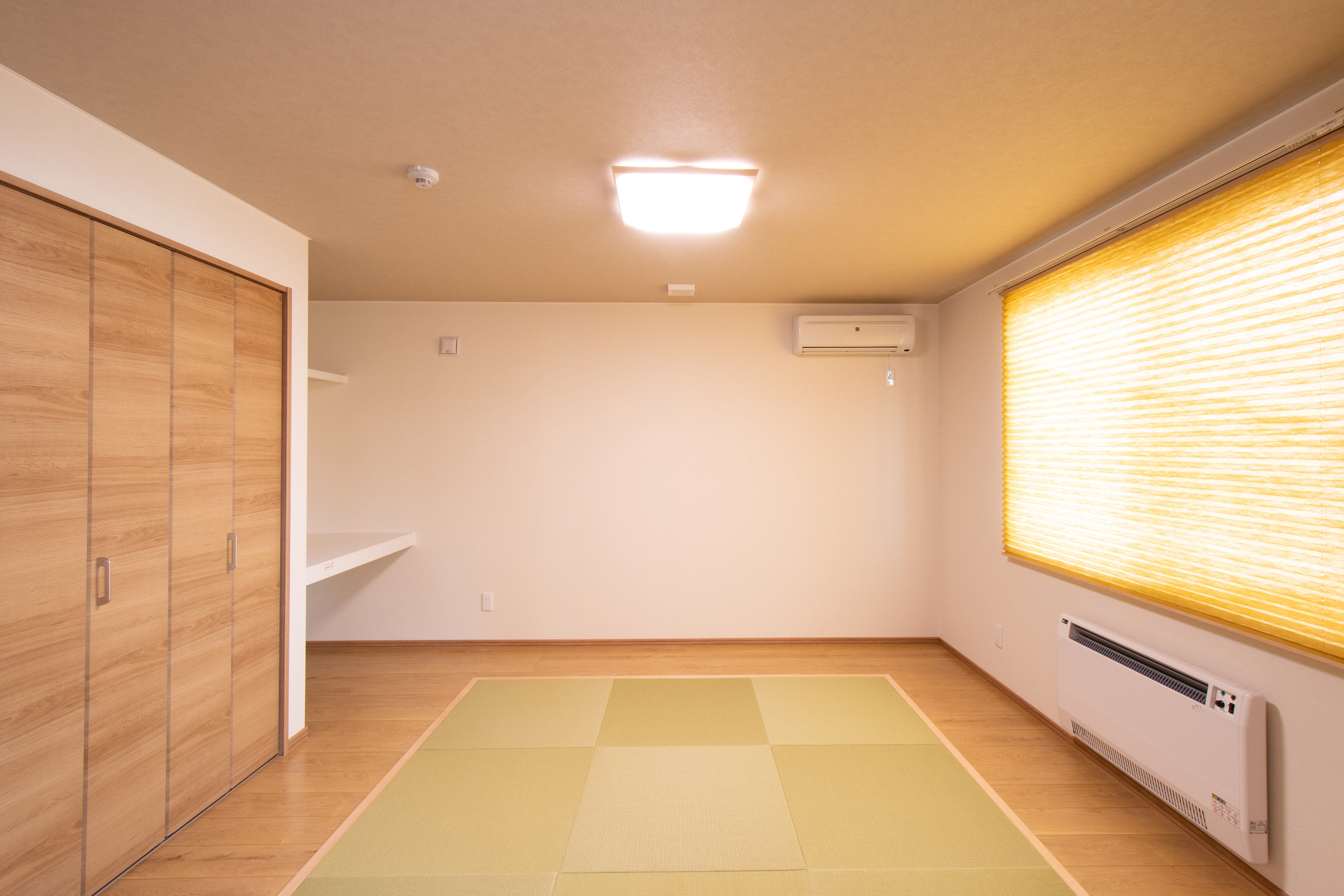 Japanese-style room