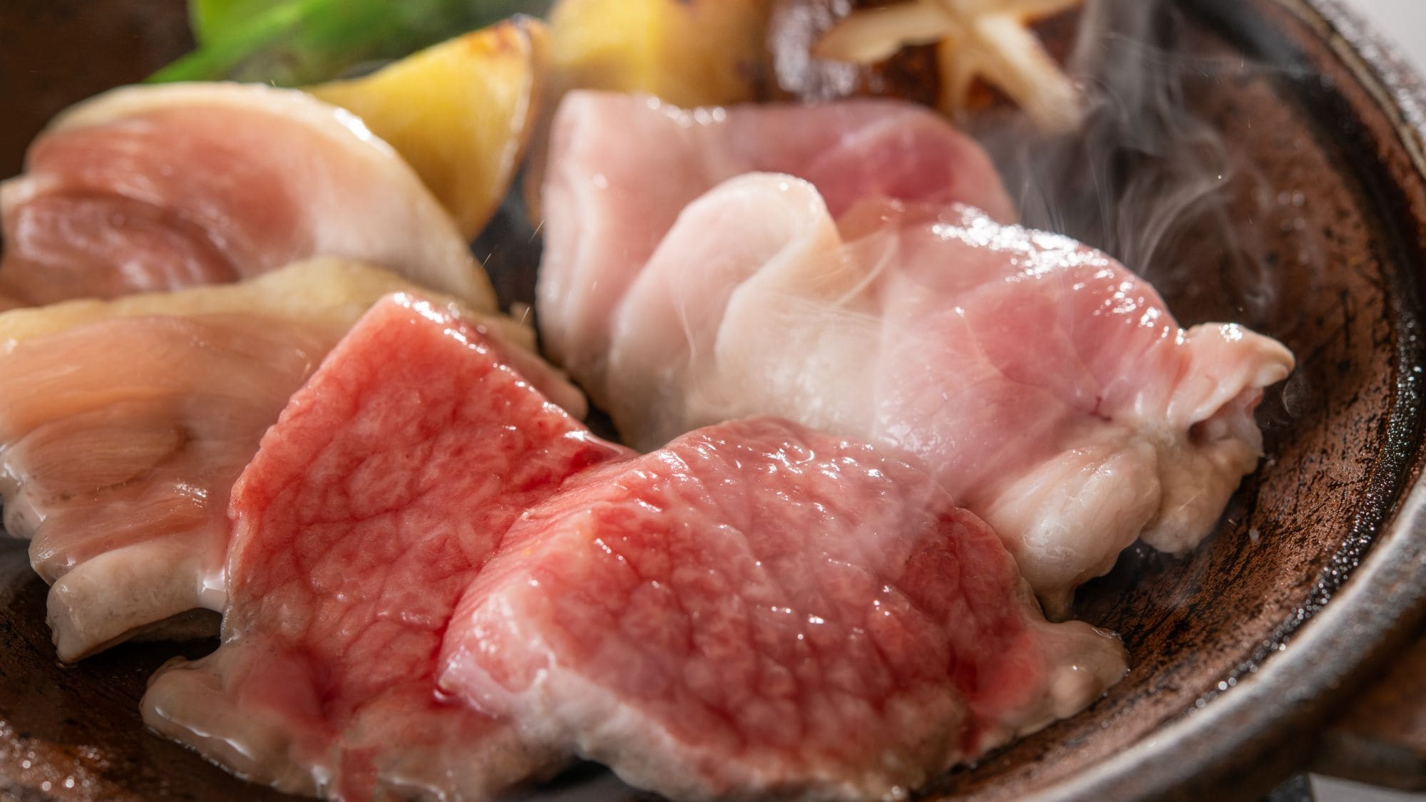 [Seasonal Kaiseki/Summer] Ceramic grill (Akita Nishiki beef, Hinai chicken, Hachimantai pork) (June to August)
