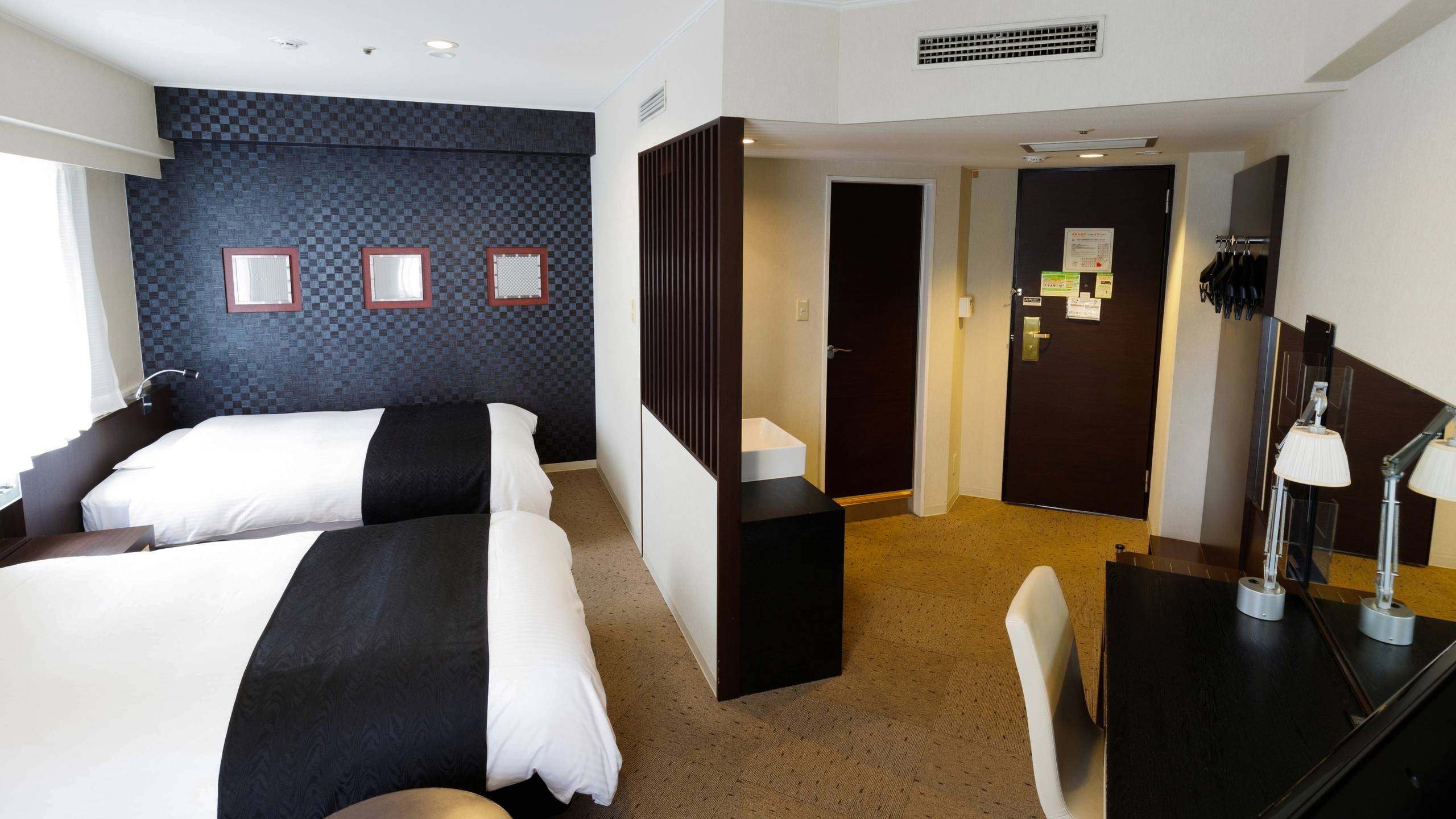 Twin room (example)