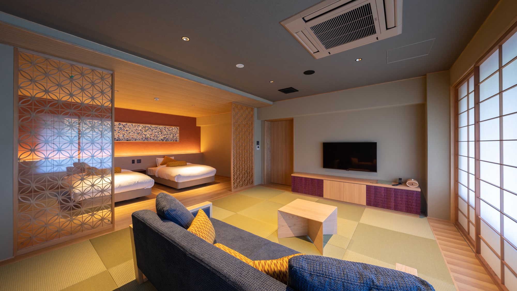 [Modern Suite Mikazuki] Dinding beraksen tembikar Ureshino dan tembikar Hizen Yoshida.