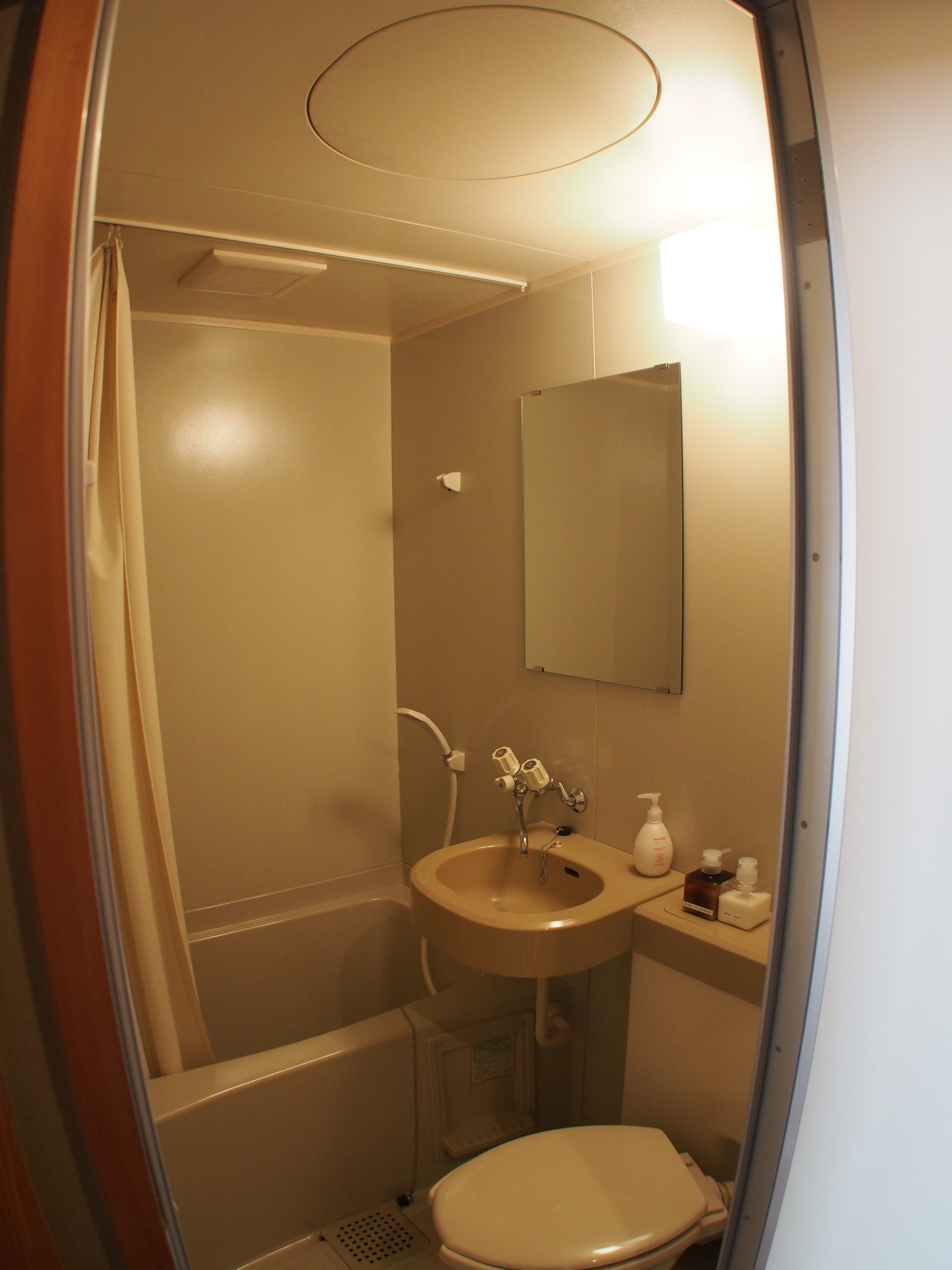 All rooms with unit bath