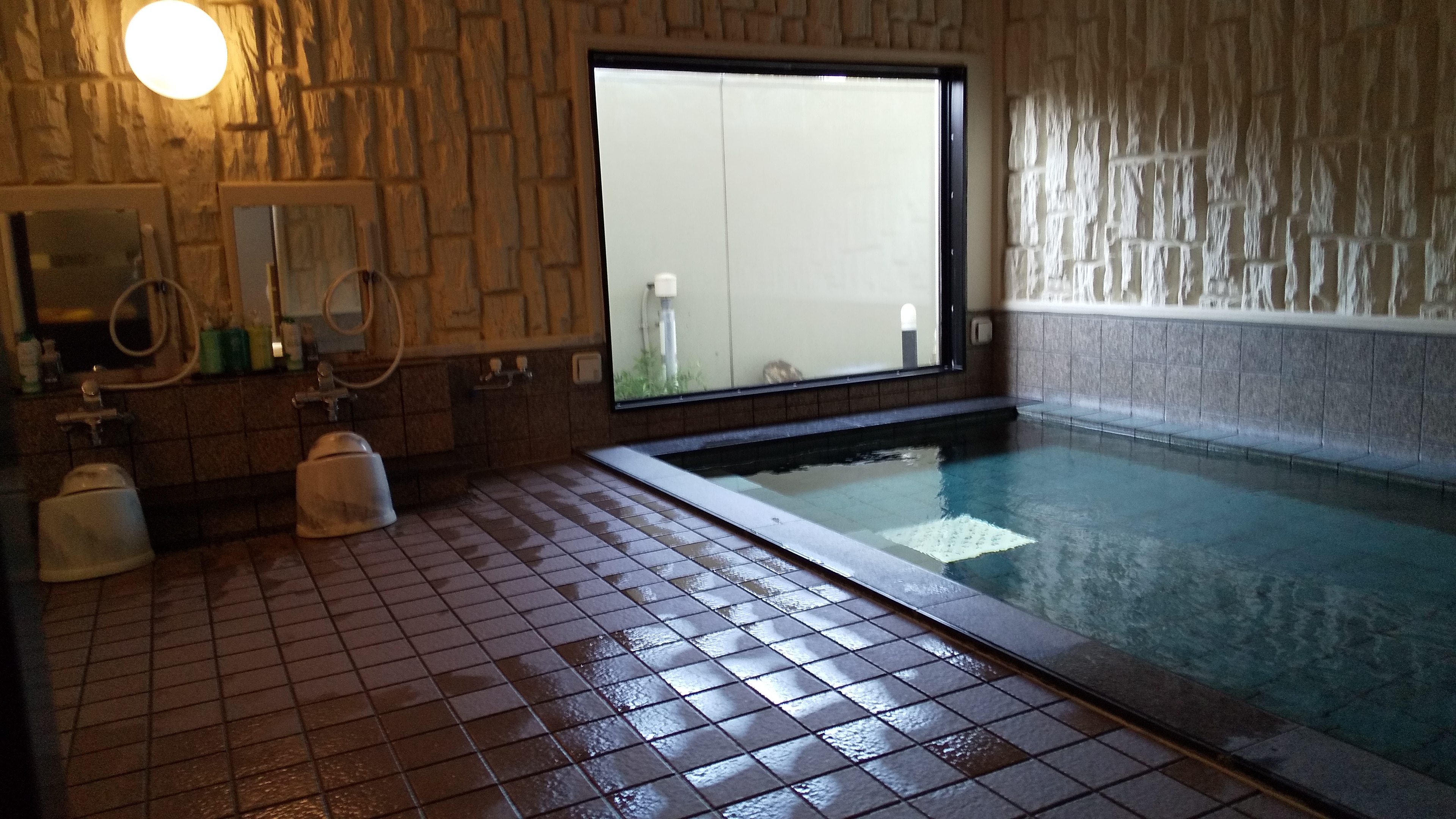 Phòng tắm/phòng vệ sinh lớn dành cho nam