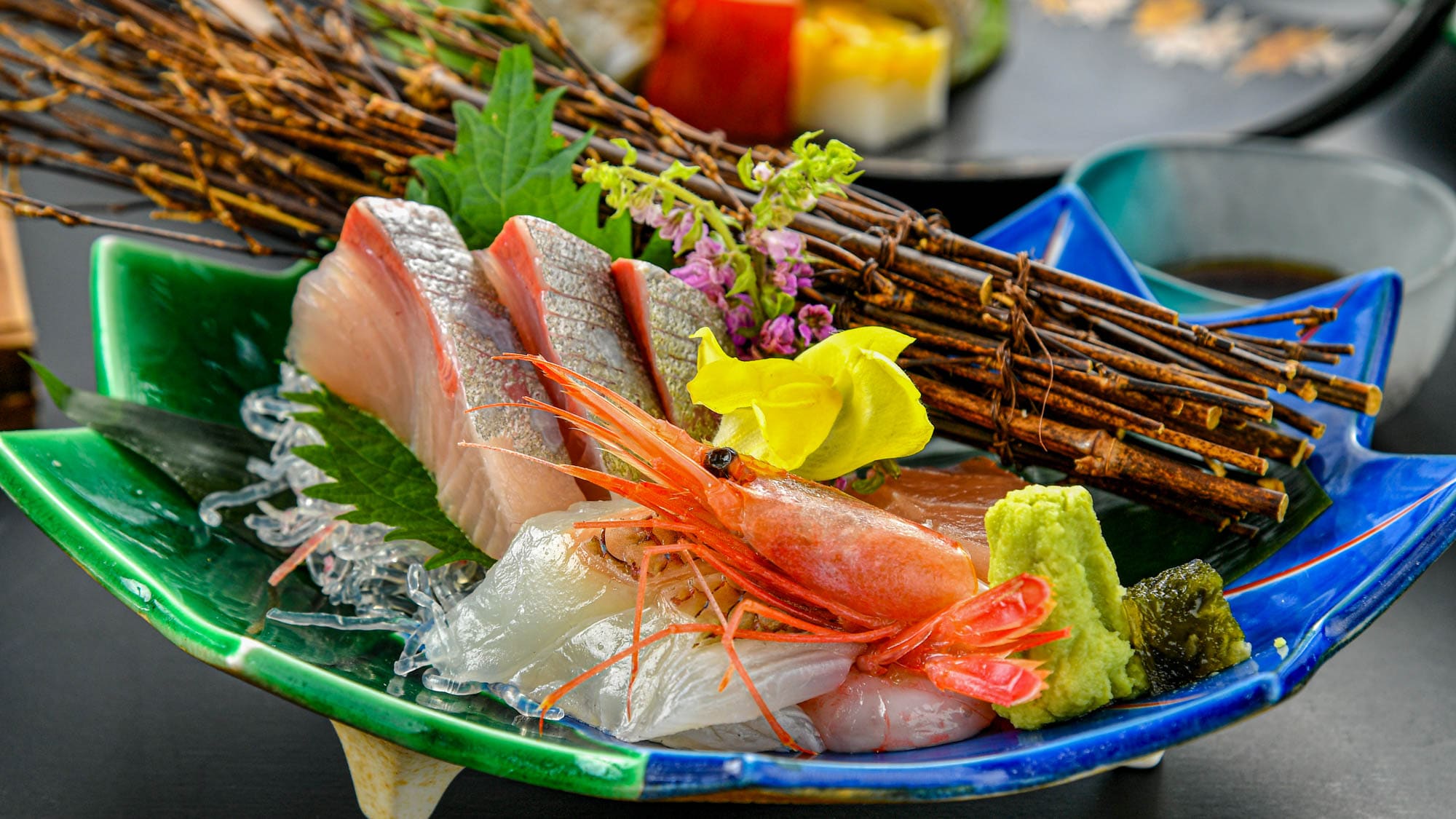 Bữa tối: Kaiseki mùa hè cơ bản *Đây là thực đơn mẫu từ khoảng ngày 15 tháng 6 năm 2024 (Thứ Bảy) đến khoảng ngày 14 tháng 9 năm 2024 (Thứ Bảy).