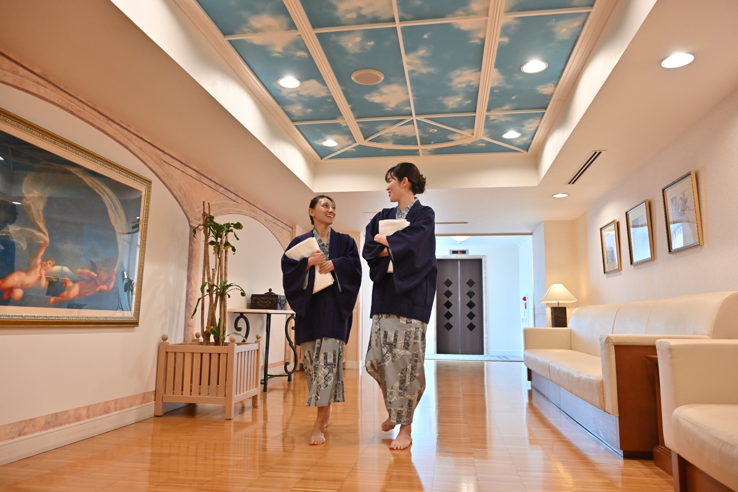 通往露天浴池的走廊