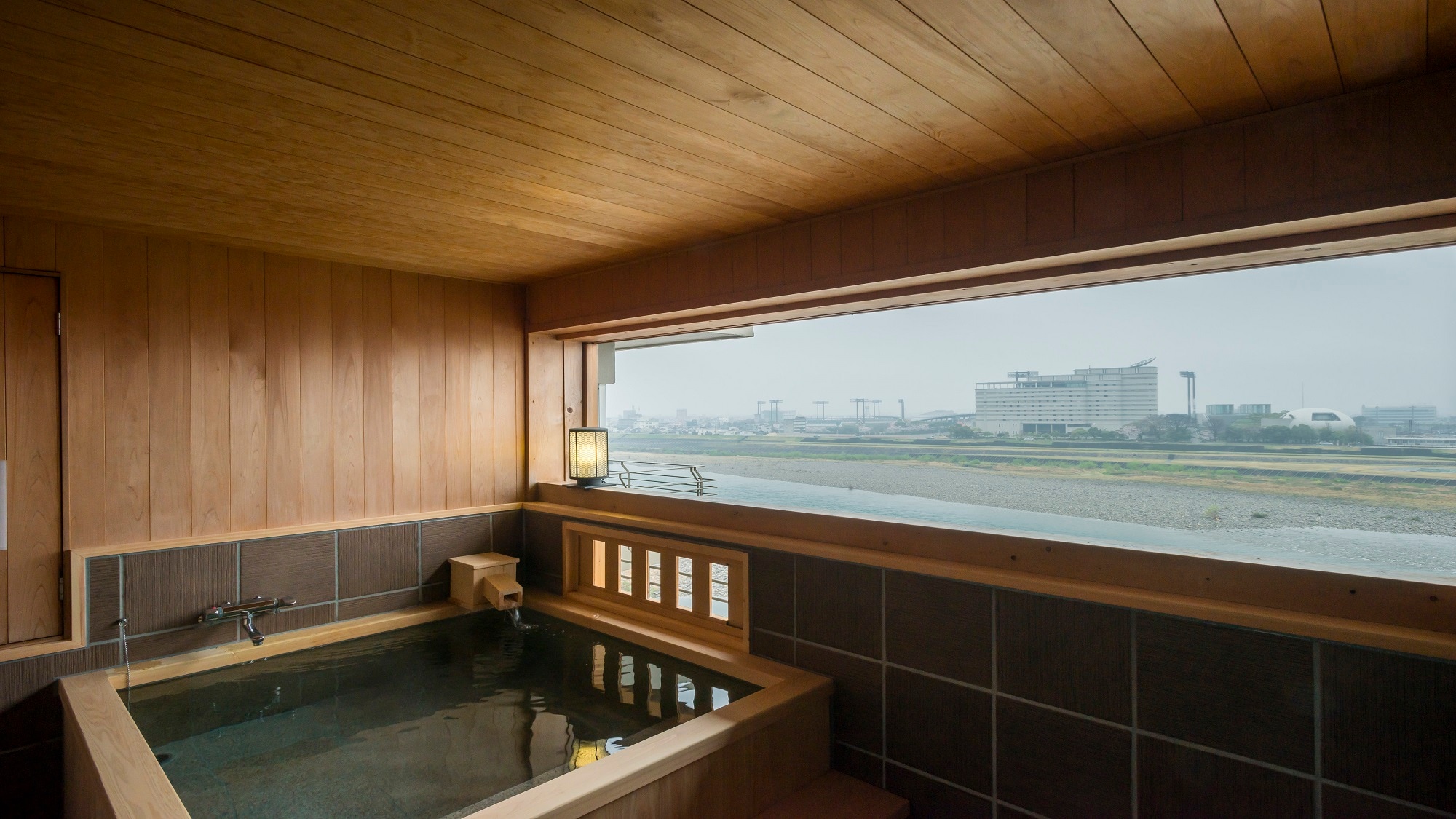 Special room "Seiryo no Ma" Guest room open-air bath [No smoking]