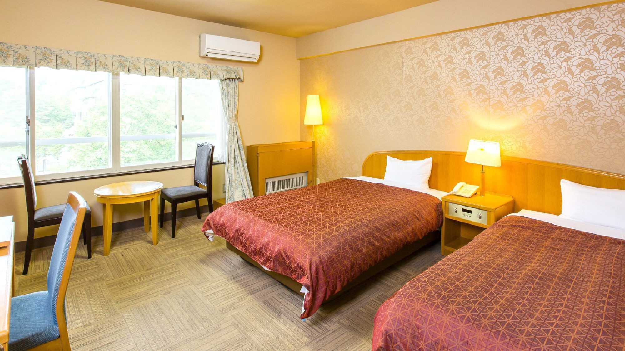 ◇ [Main Building] Western-style twin room (example) / Western-style twin room popular with couples