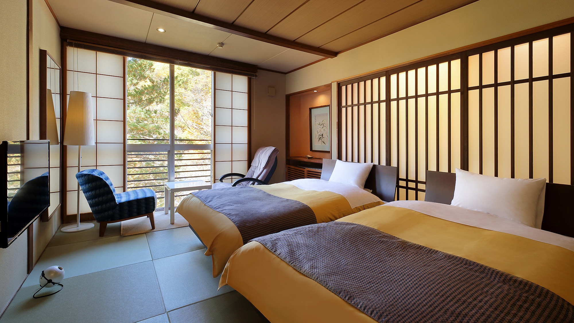 [Autumn leaves] Japanese and Western room 10 tatami twin beds (with bath)