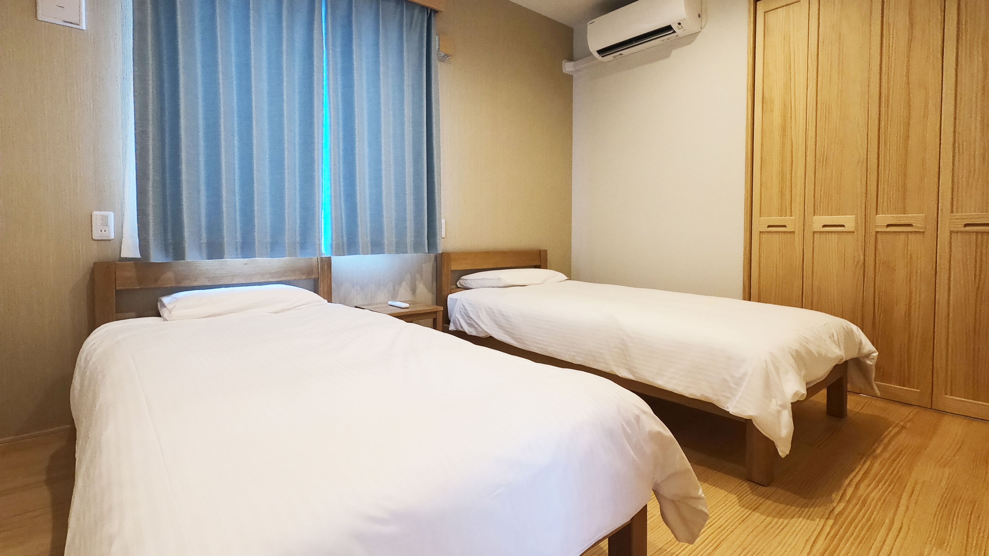 Tida 2 single beds