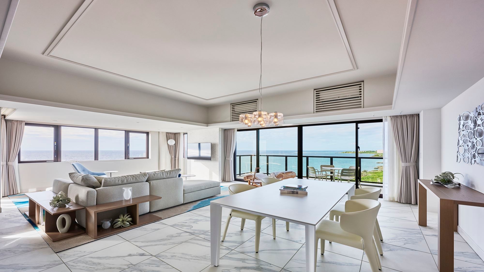 [Premier Deluxe Corner Suite 2 Bedroom (148 square meters/5th-10th floors) <Oceanfront>]