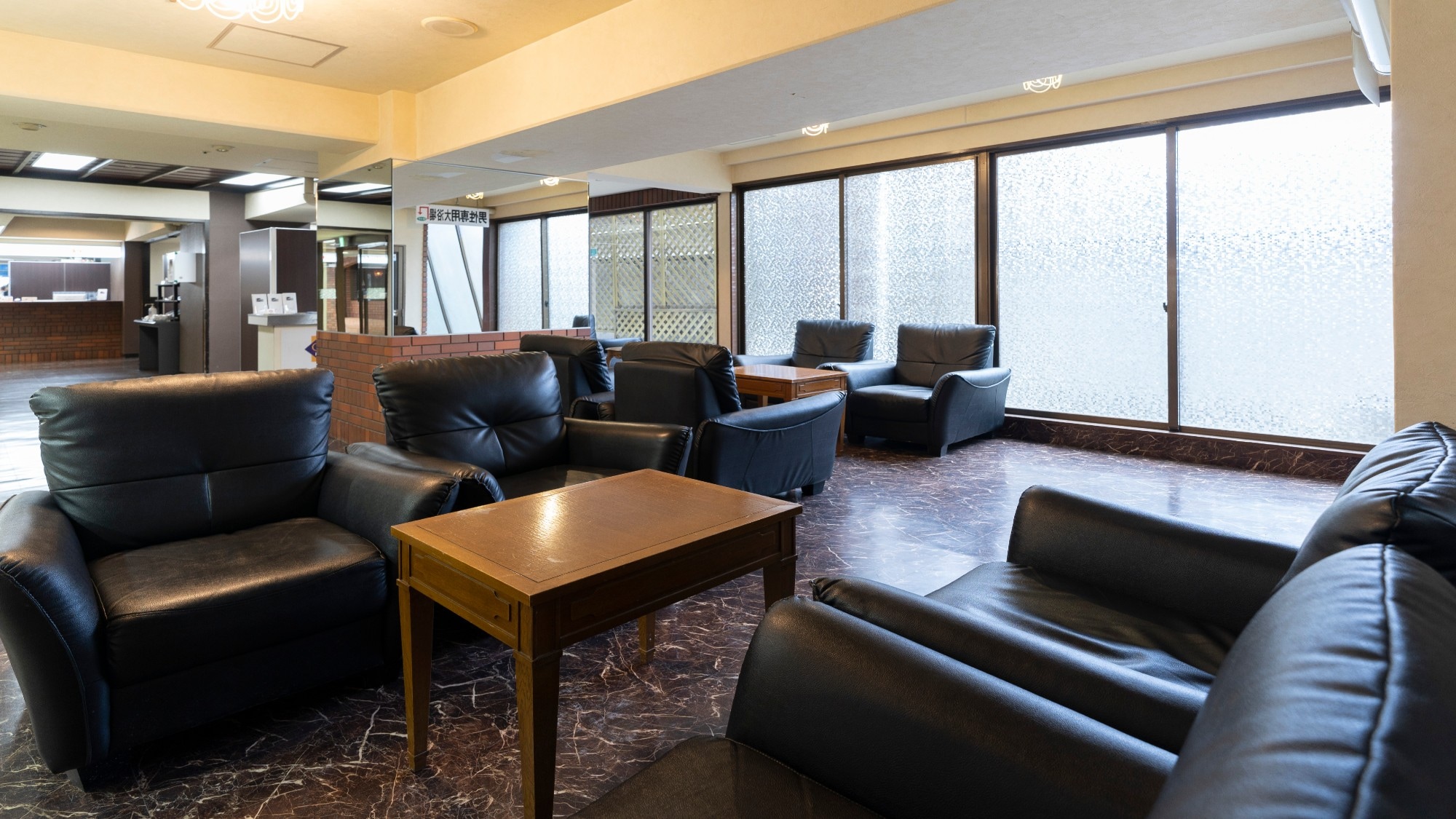 Facilities ｜ Front & Lobby