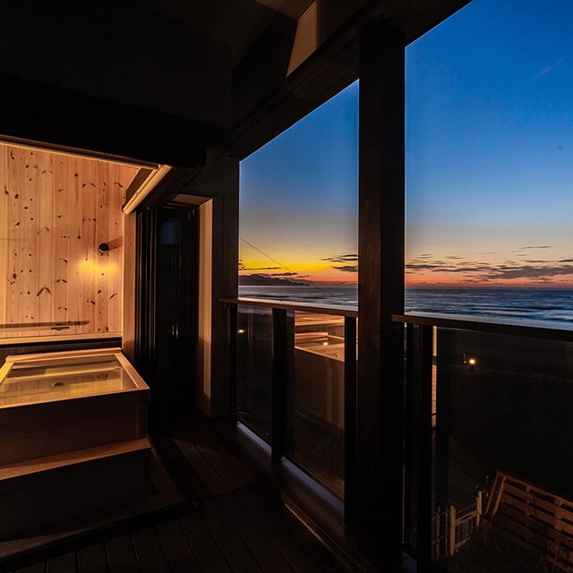 2nd floor guest room [open-air bath]