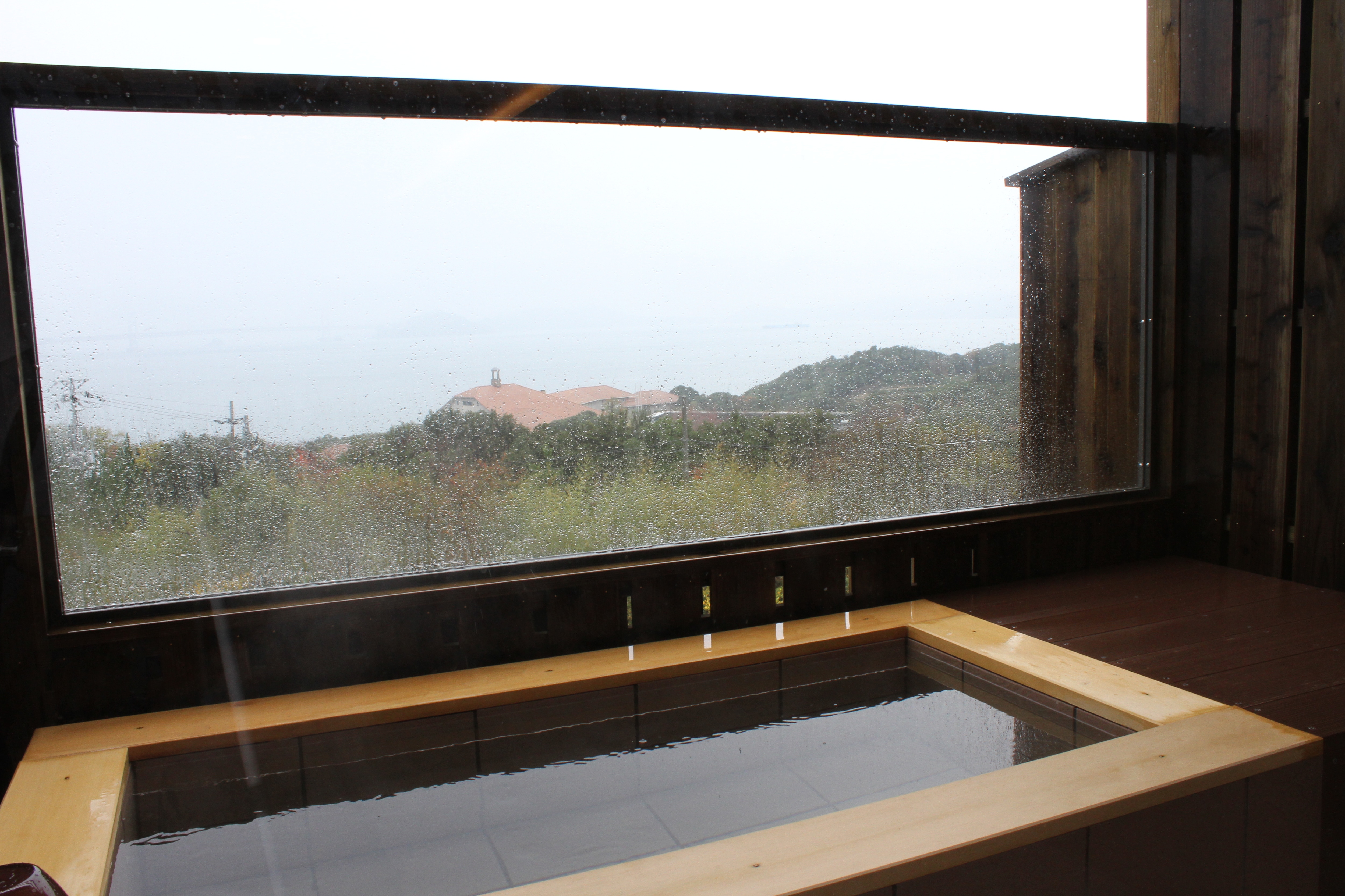Japanese-Western style room with open-air bath in the main building