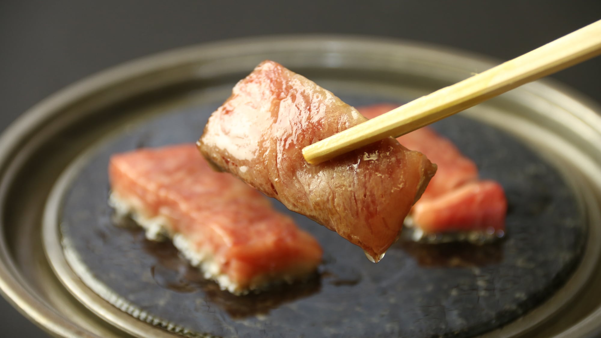 將美味的當地品牌牛肉【大和牛】與土雞「大和地雞」進行比較♪