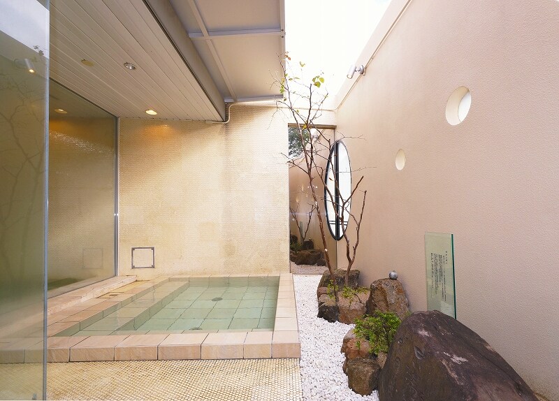 Open-air bath (women's bath)