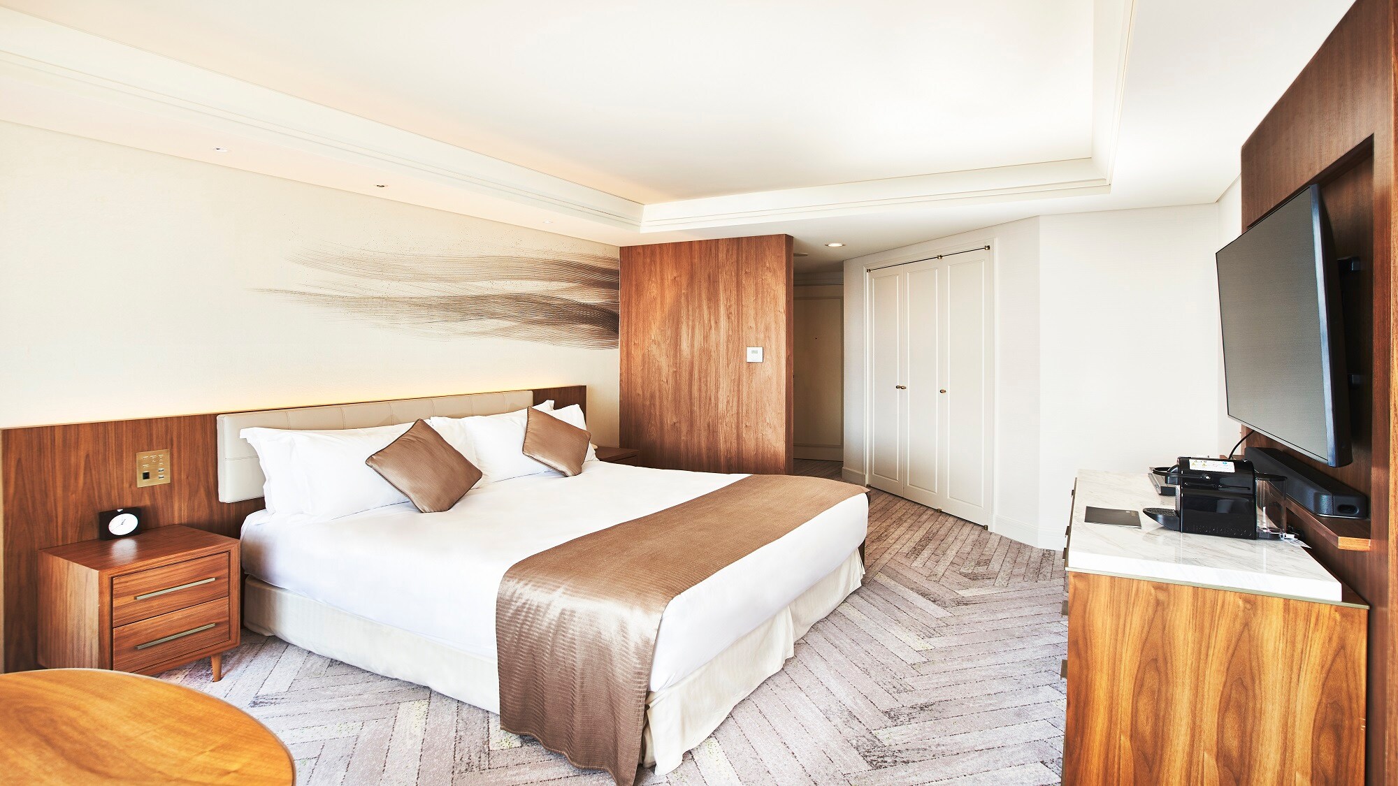 1 King Premium Bay View