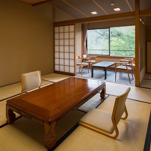 [Kashotei Standard Room (12.5 tatami Japanese-style room)] A spacious Japanese-style room where you can relax and unwind