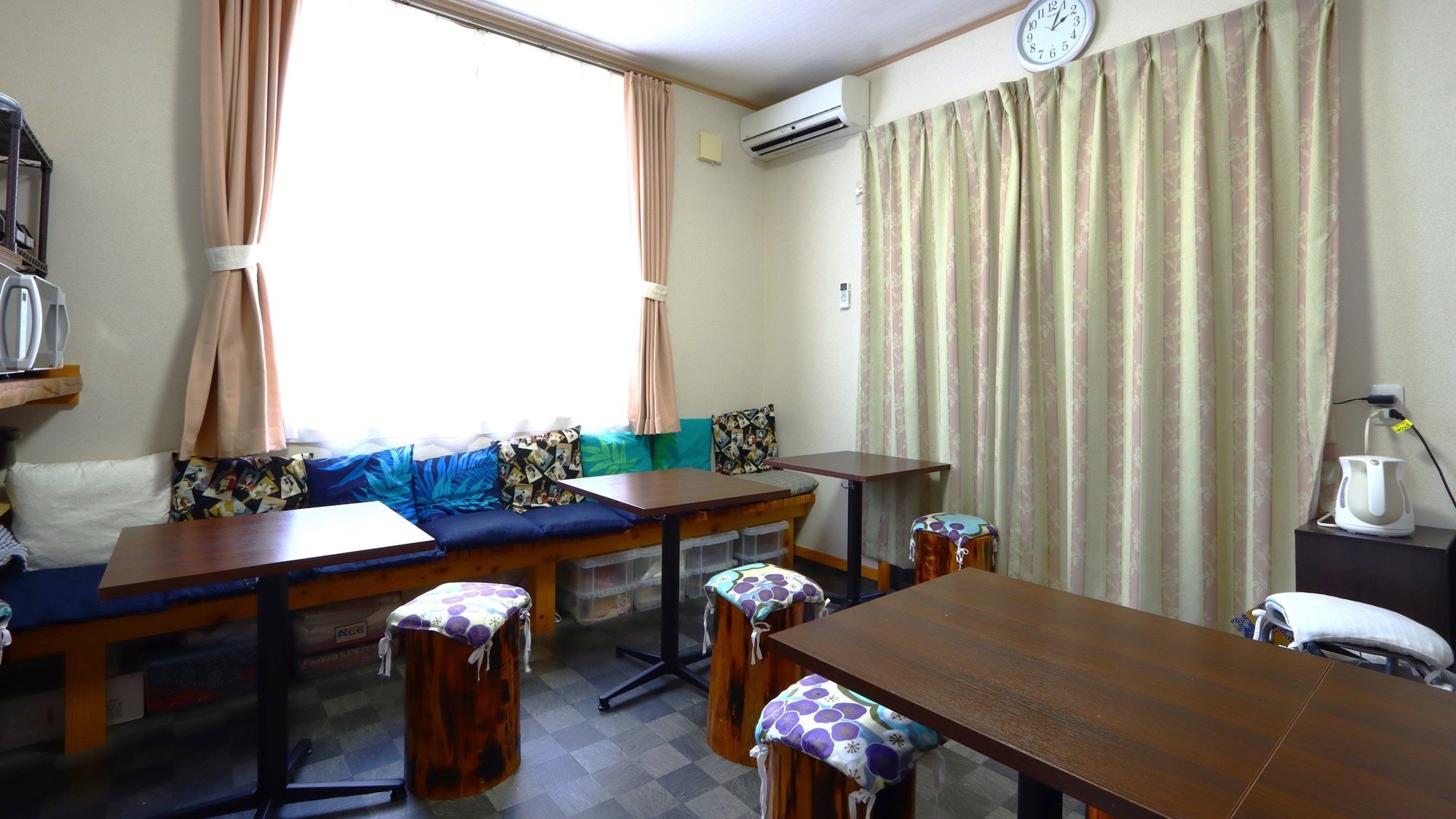 [Inside the building] 1F common space