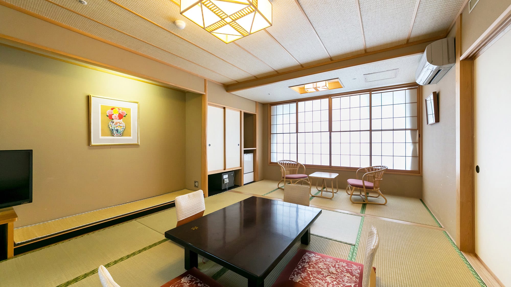 Accessible Japanese and Western rooms