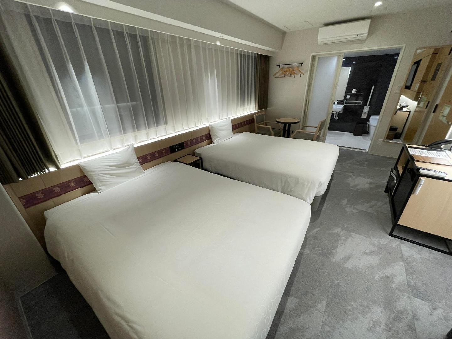Universal Room