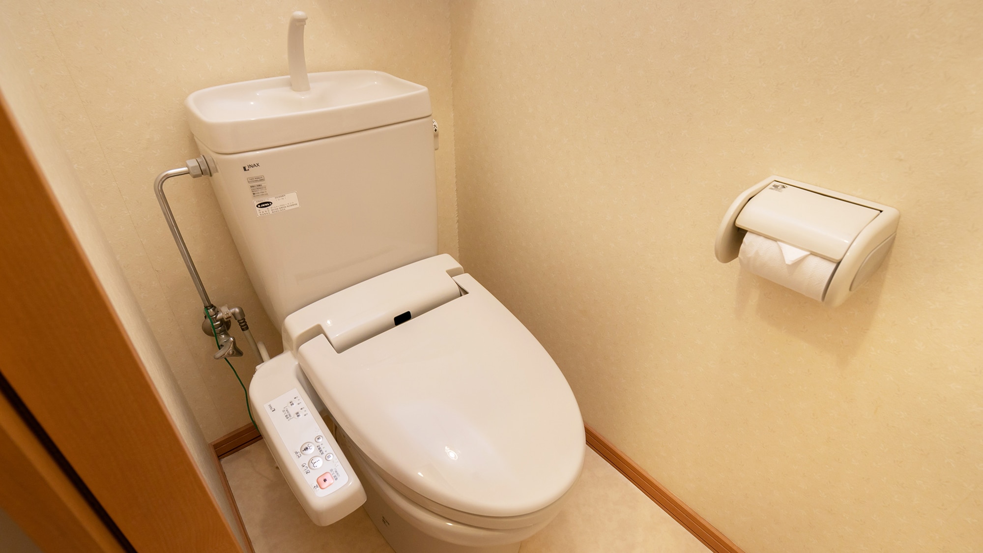 ◆Guest rooms◆Toilets with warm water washer