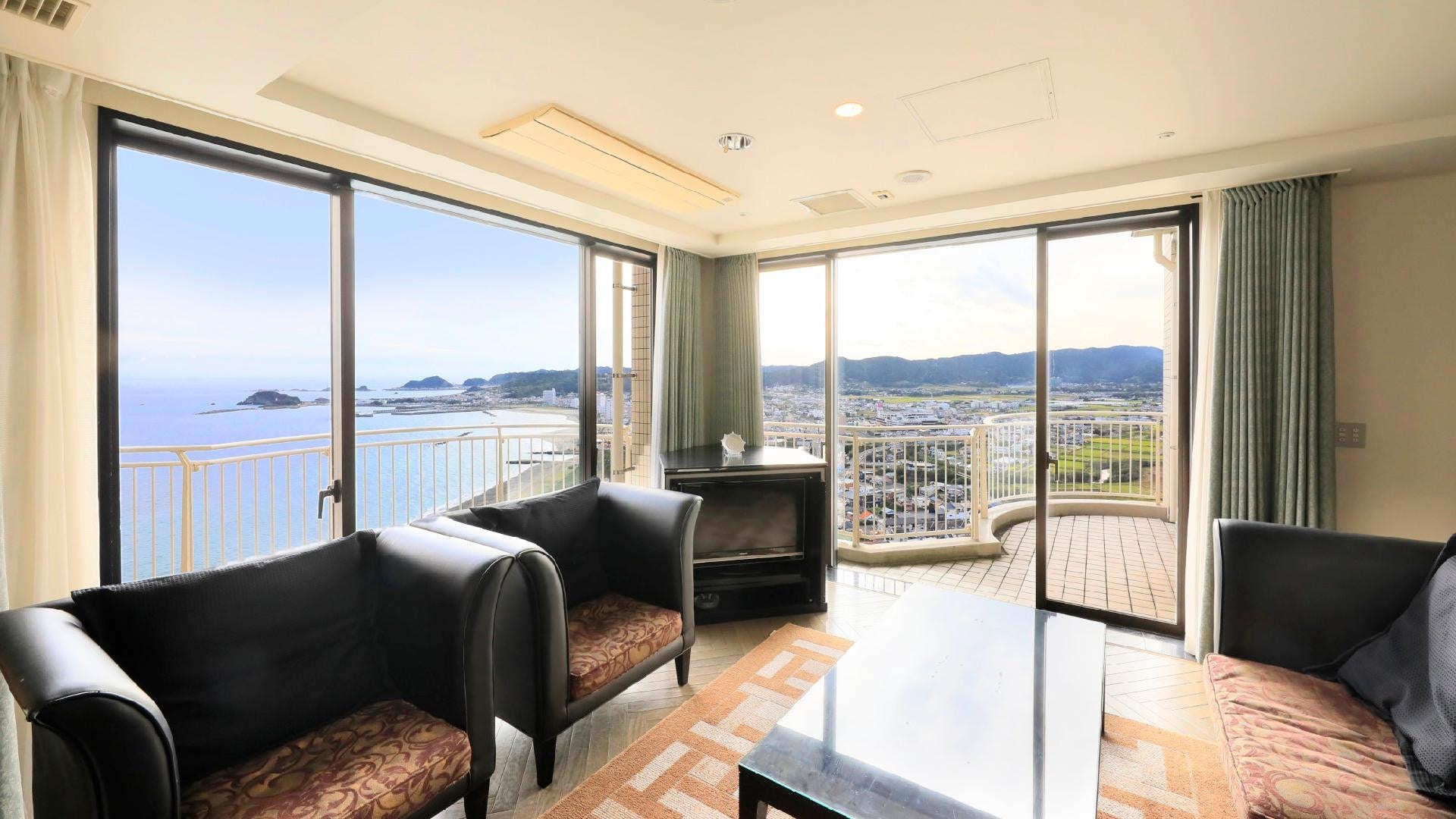 From the 32nd floor Royal Suite [Afterglow]