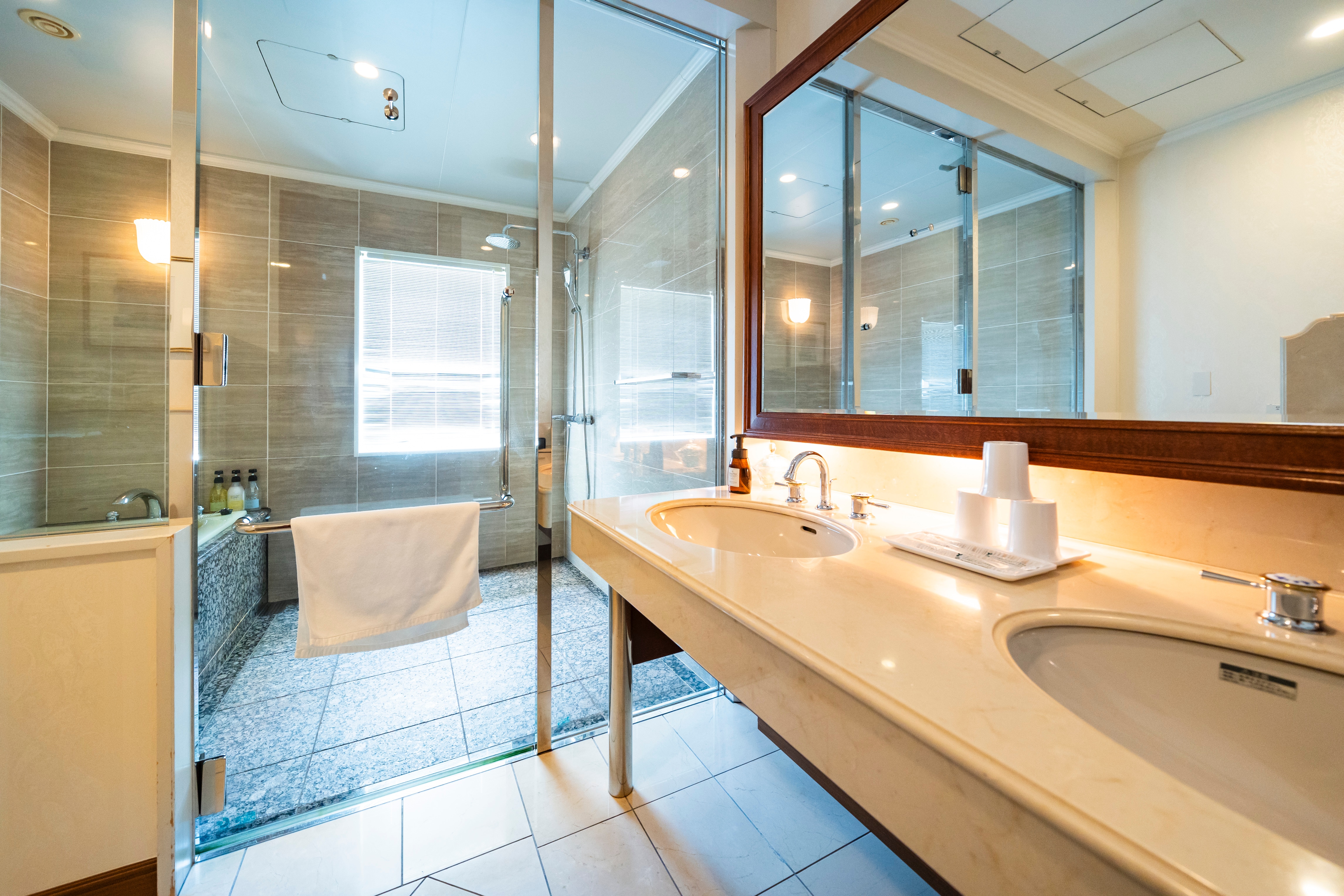 ห้องน้ำสำหรับสามท่านระดับผู้บริหาร