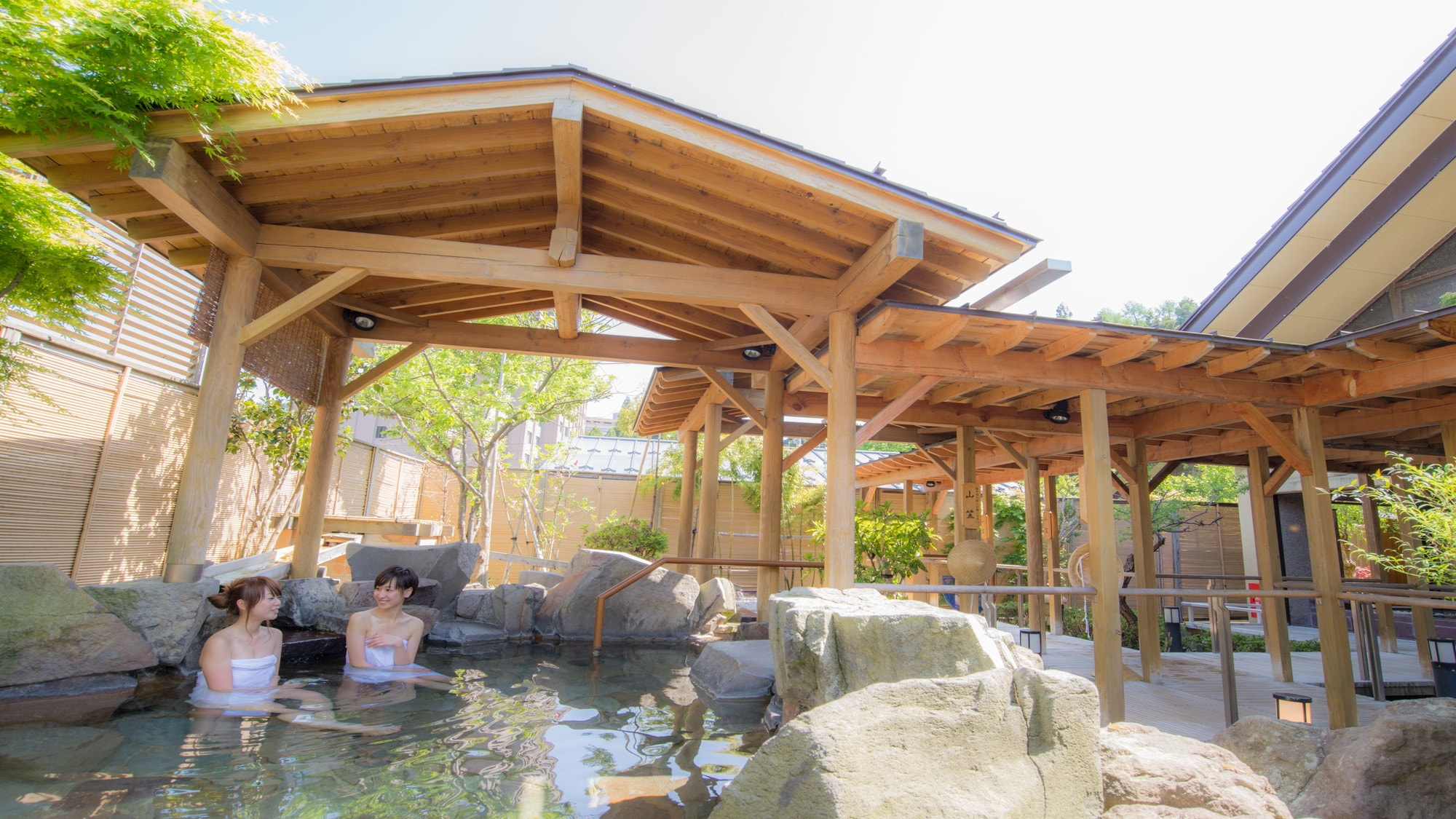 [Kiri no Yu] Women's open-air bath "Iwaburo"