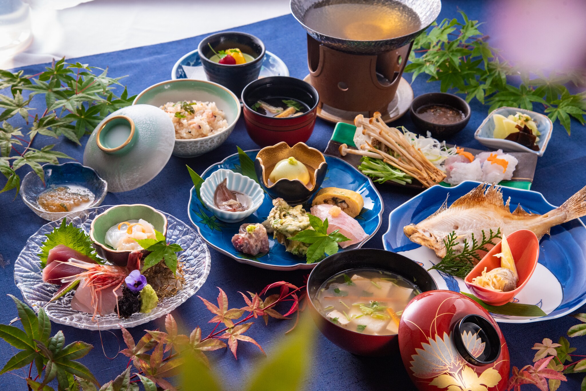 Ví dụ về một bữa ăn mini-kaiseki được lựa chọn kỹ lưỡng.