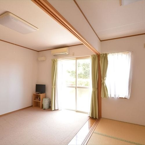 <Japanese and Western room> Capacity 1 to 5 people.