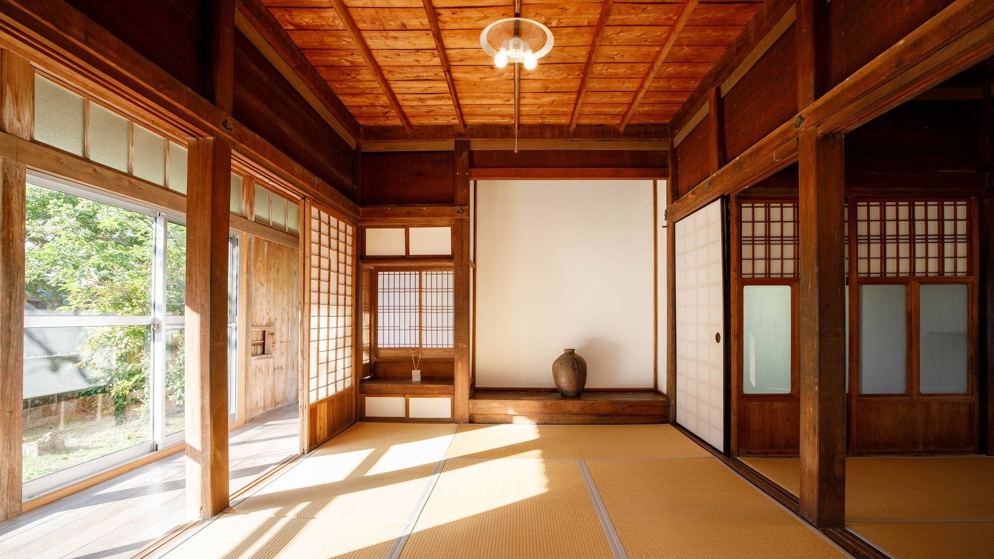 <Lily's House> Interior
